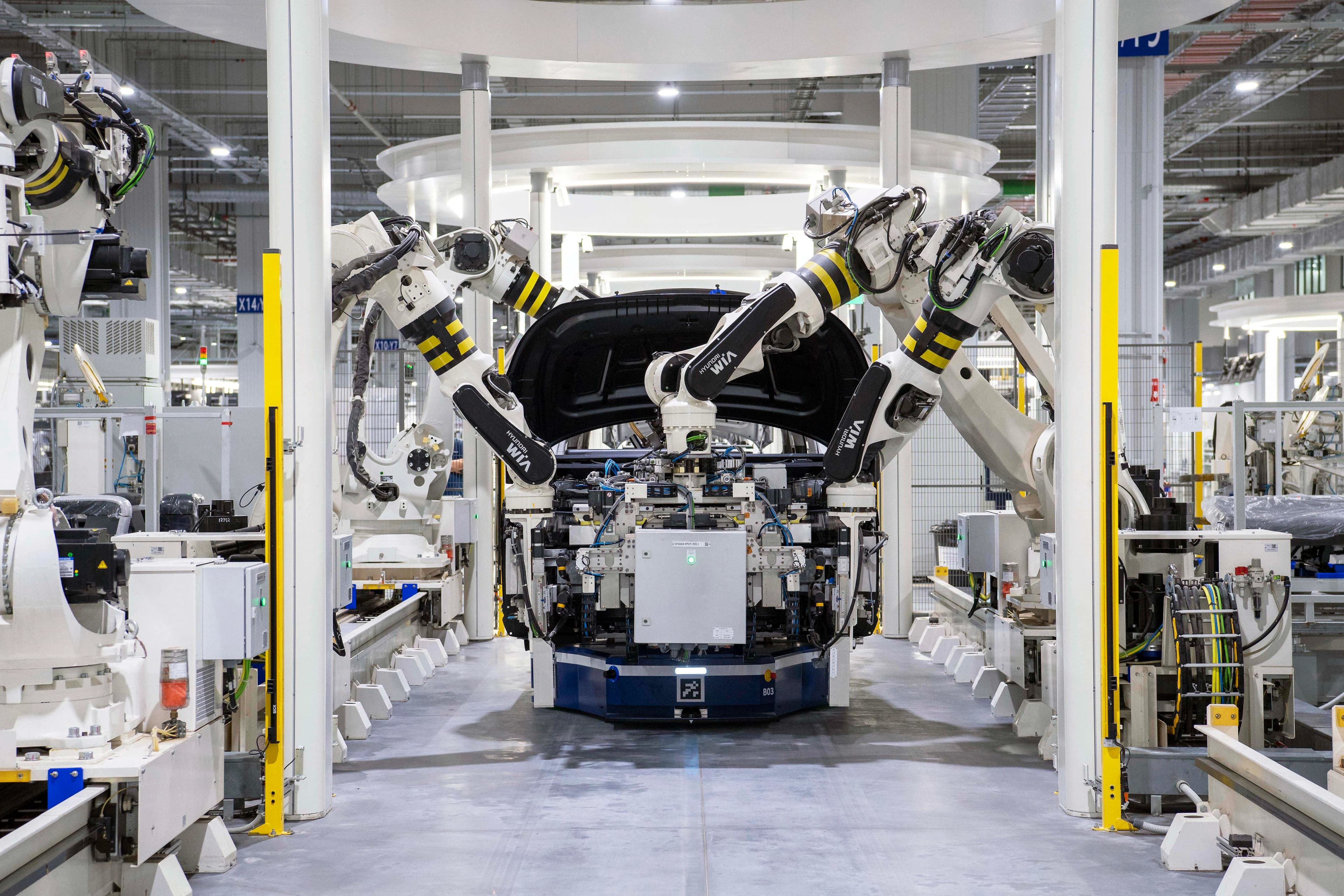 BMW extinde utilizarea roboților umanoizi în fabrica sa din Statele Unite