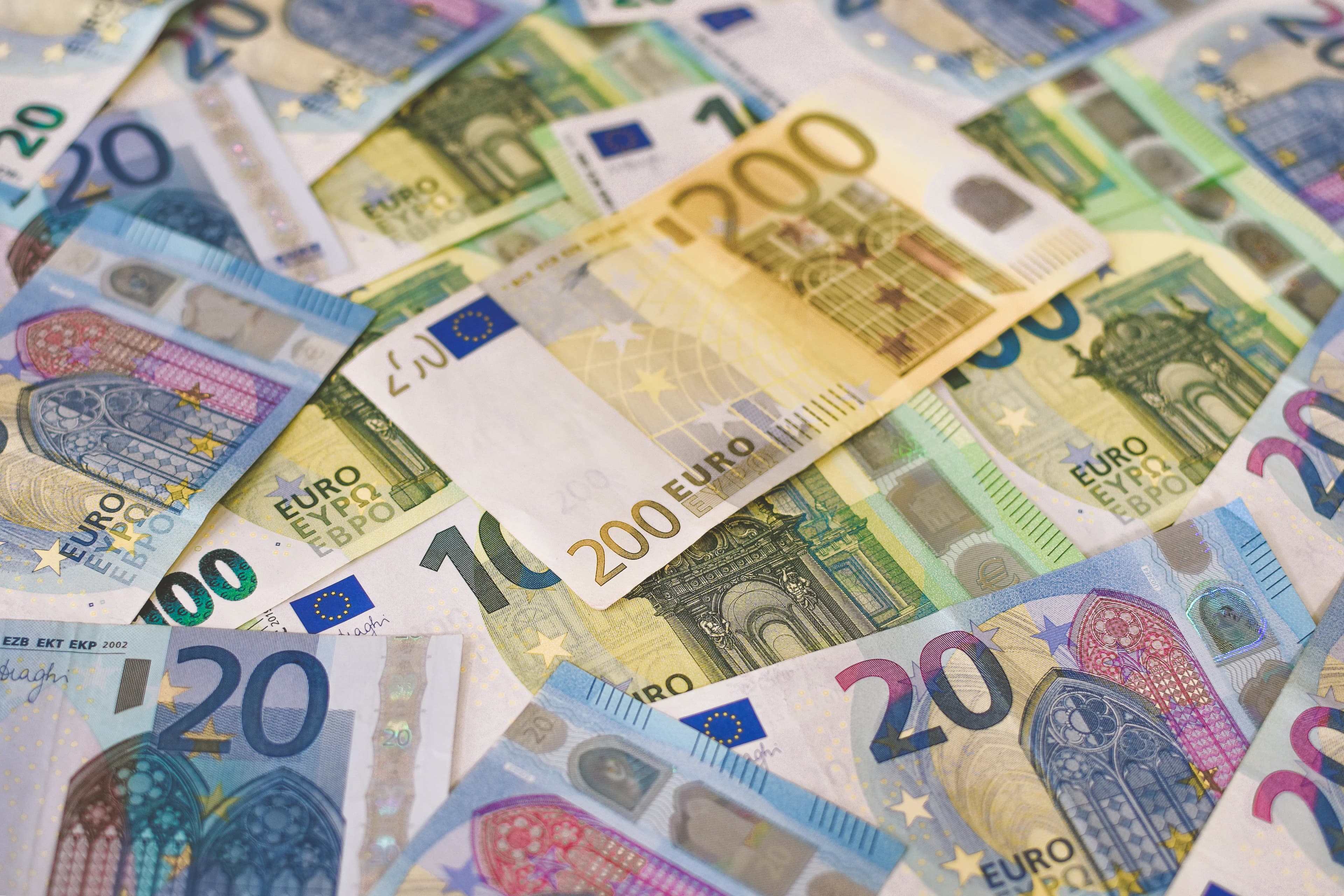 Germania reactivează programul de subvenții pentru mașini electrice cu un buget de 3 miliarde euro