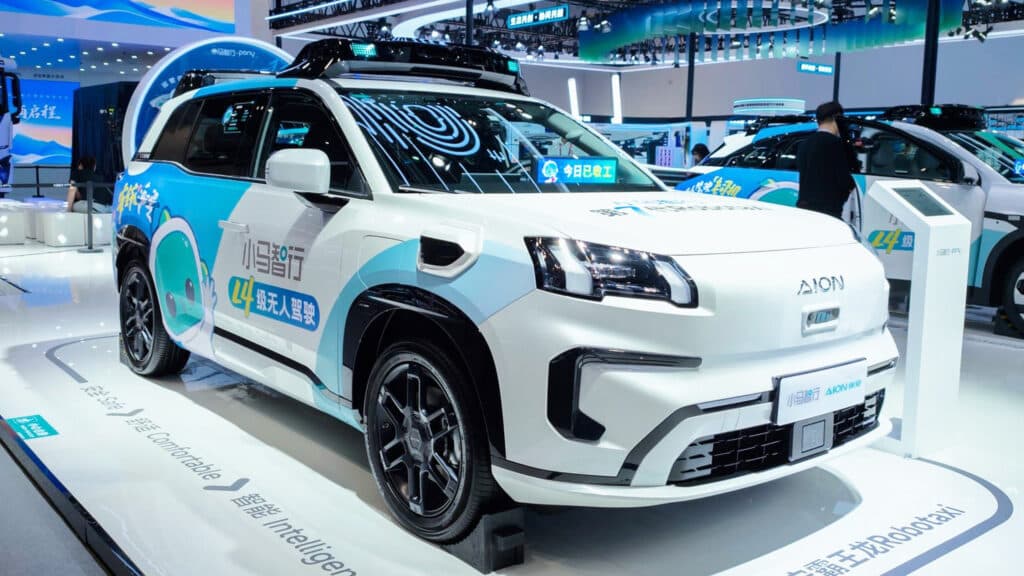 Robotaxi Pony.ai, imagine publicată de Carscoops
