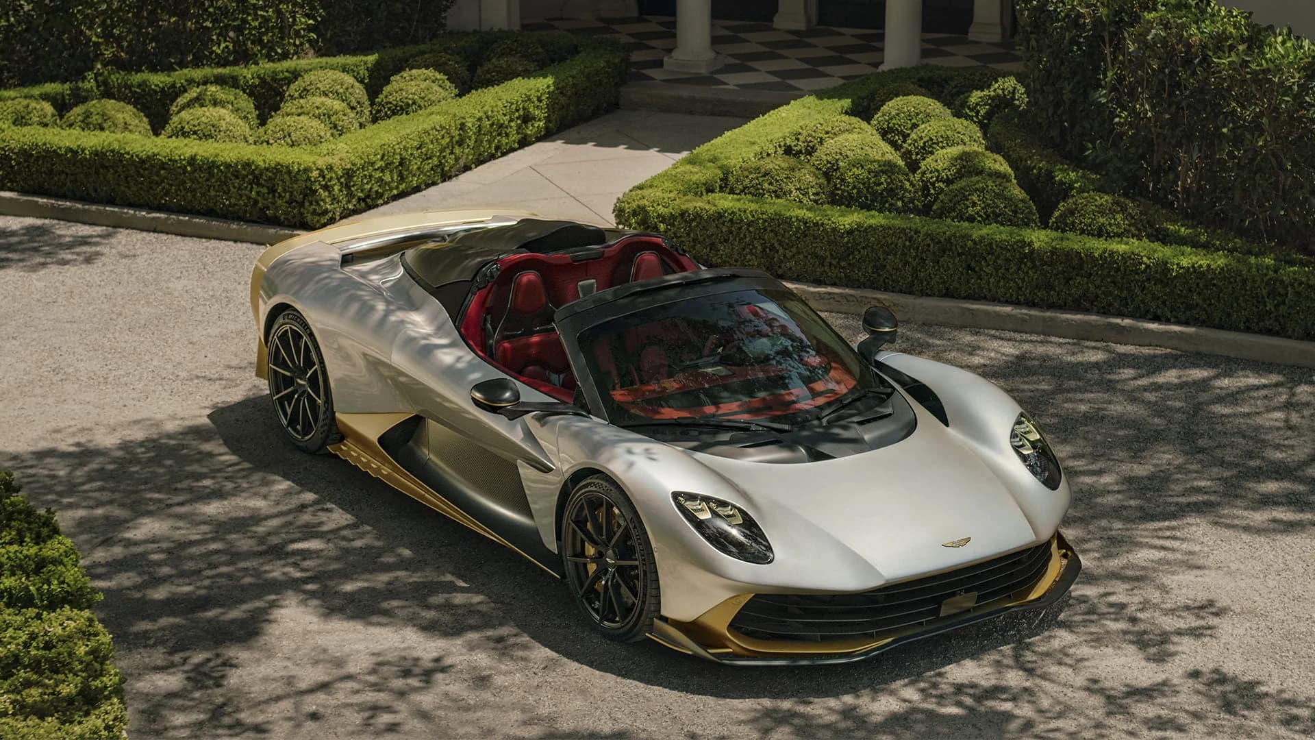 Aston Martin Valhalla Spider mit offenem Cockpit