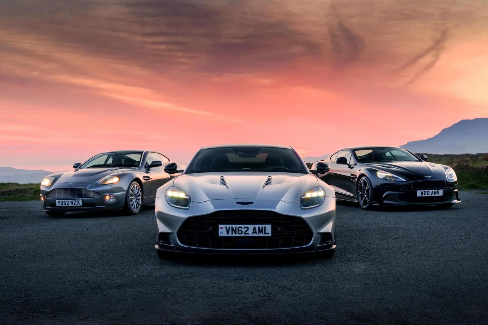Aston Martin marchează 25 de ani de la lansarea modelului Vanquish