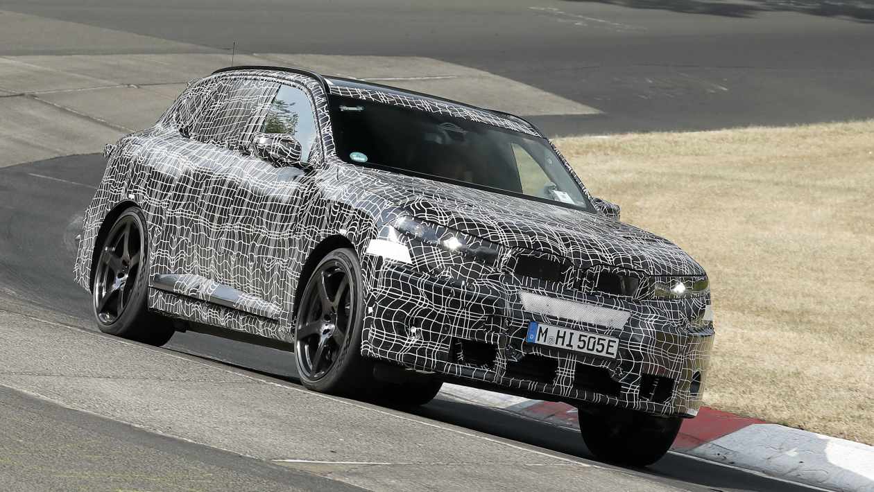 Prototipo BMW iX5 M eléctrico probado en el circuito de Nürburgring