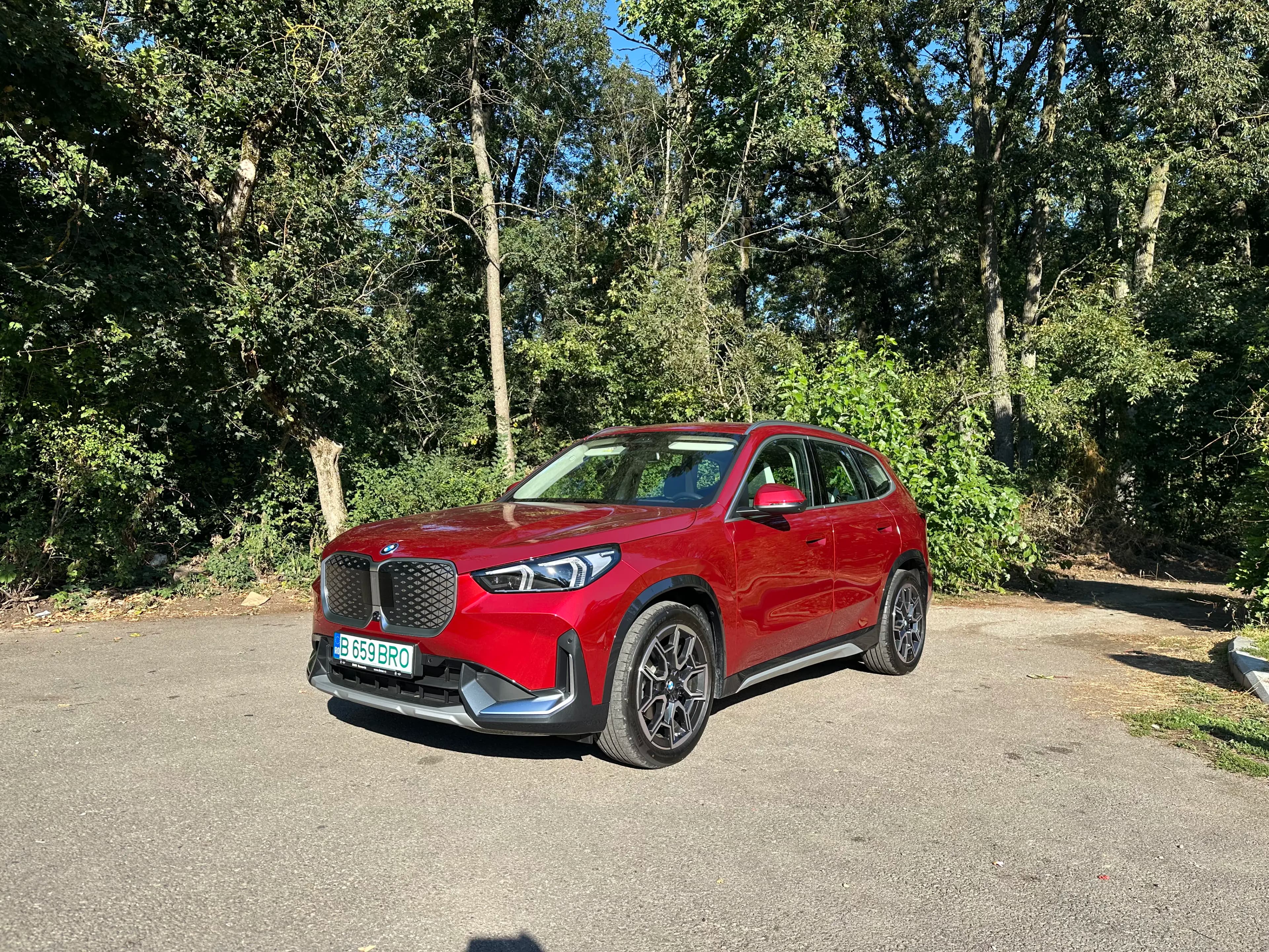 BMW iX1 eDrive20 2026 in Fire Red metallic