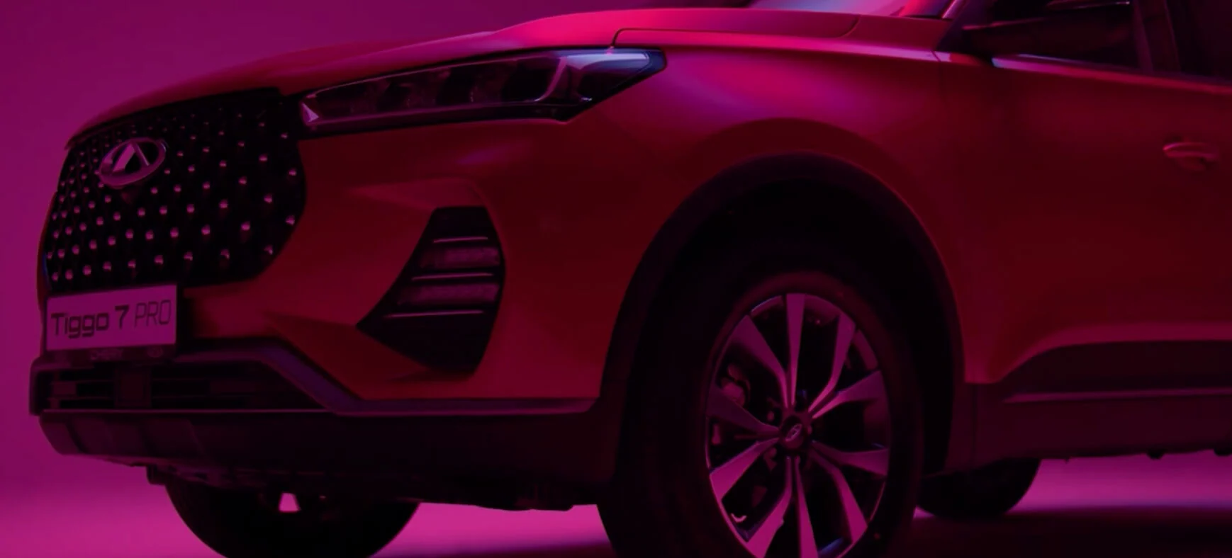 Vista frontale della Chery Tiggo 7 CSH nelle immagini ufficiali del costruttore