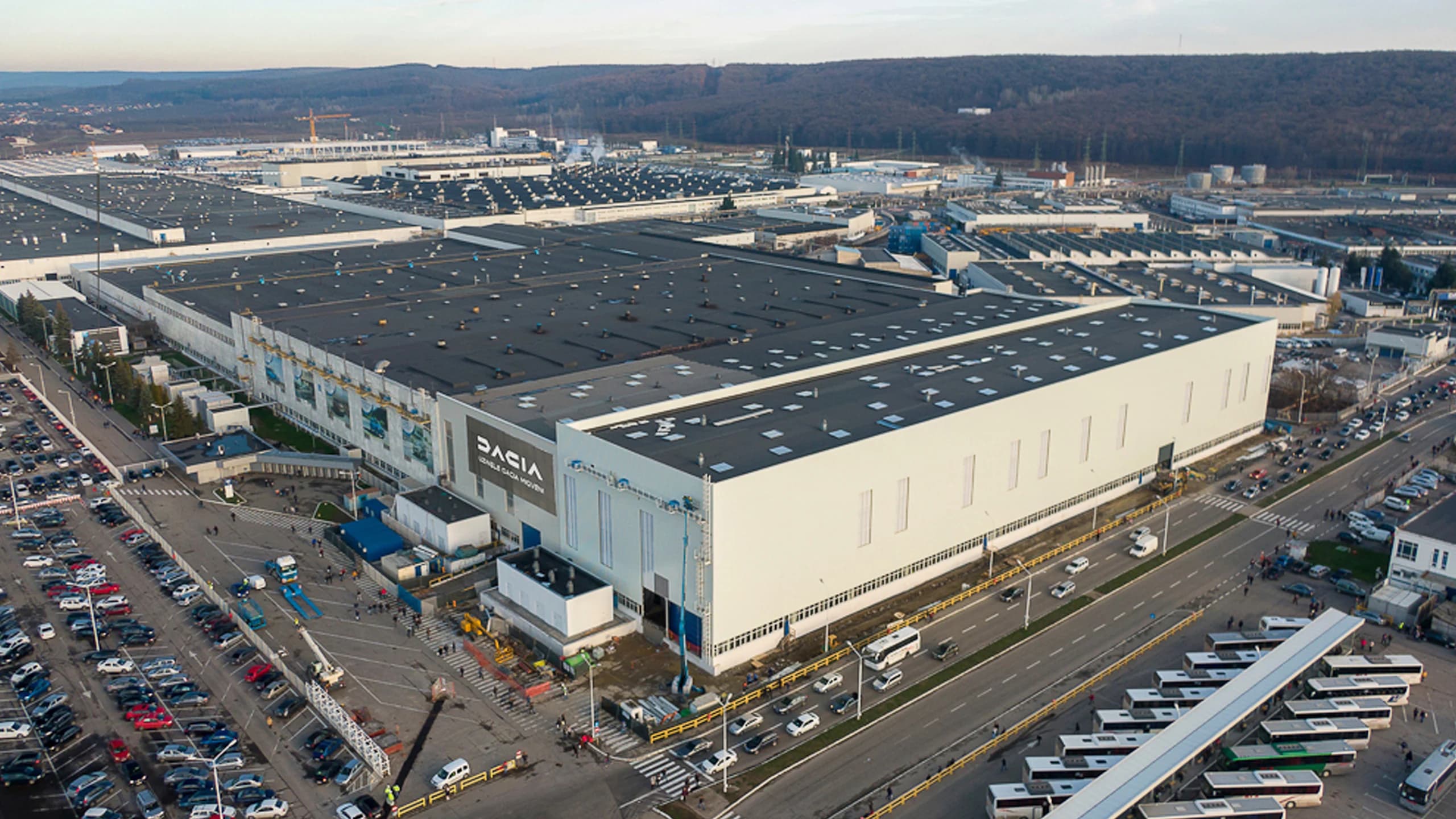 Imagen oficial de la planta de vehículos Dacia en Mioveni