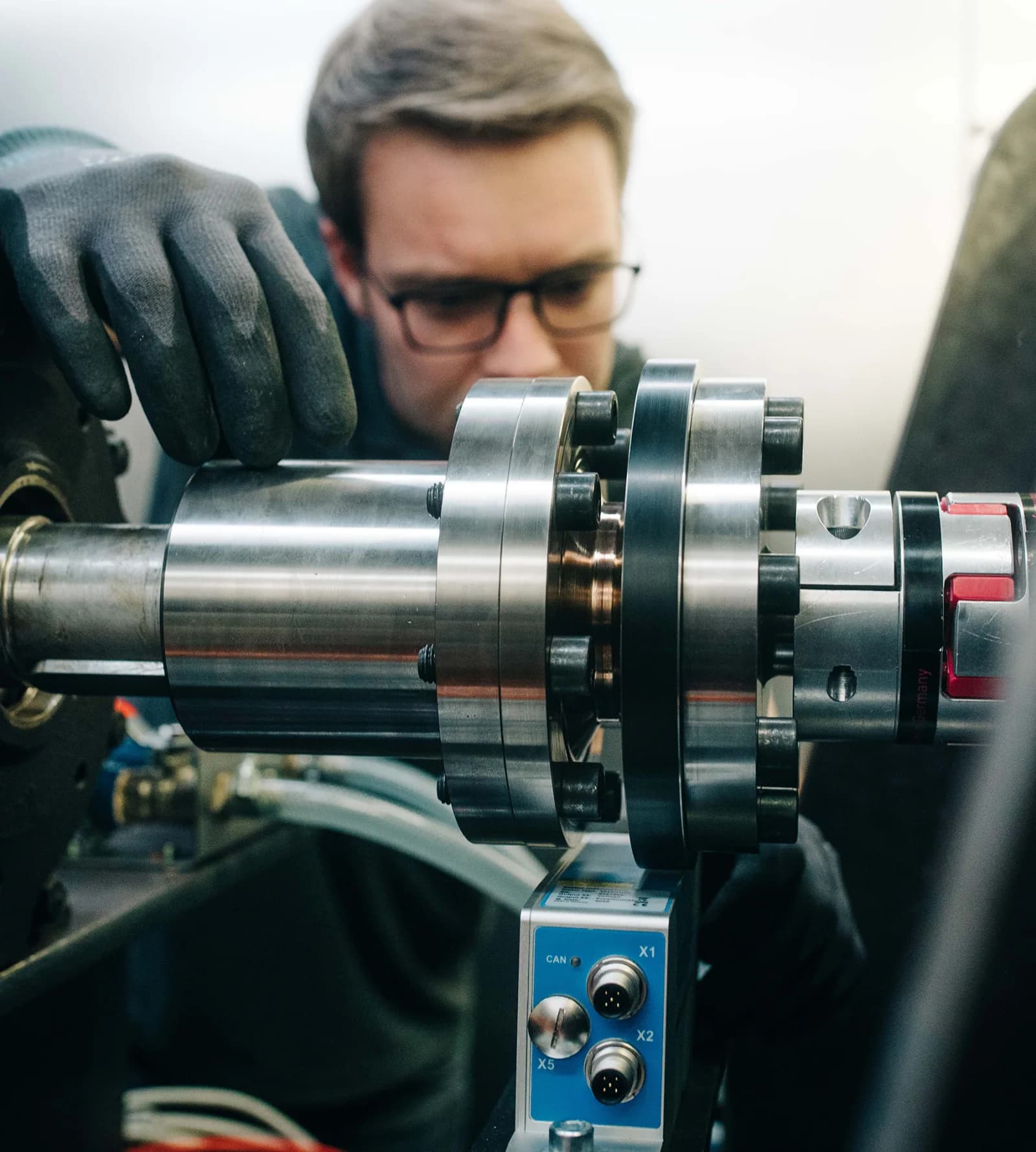 DeepDrive-Elektromotortechnik in einer offiziellen Unternehmensaufnahme
