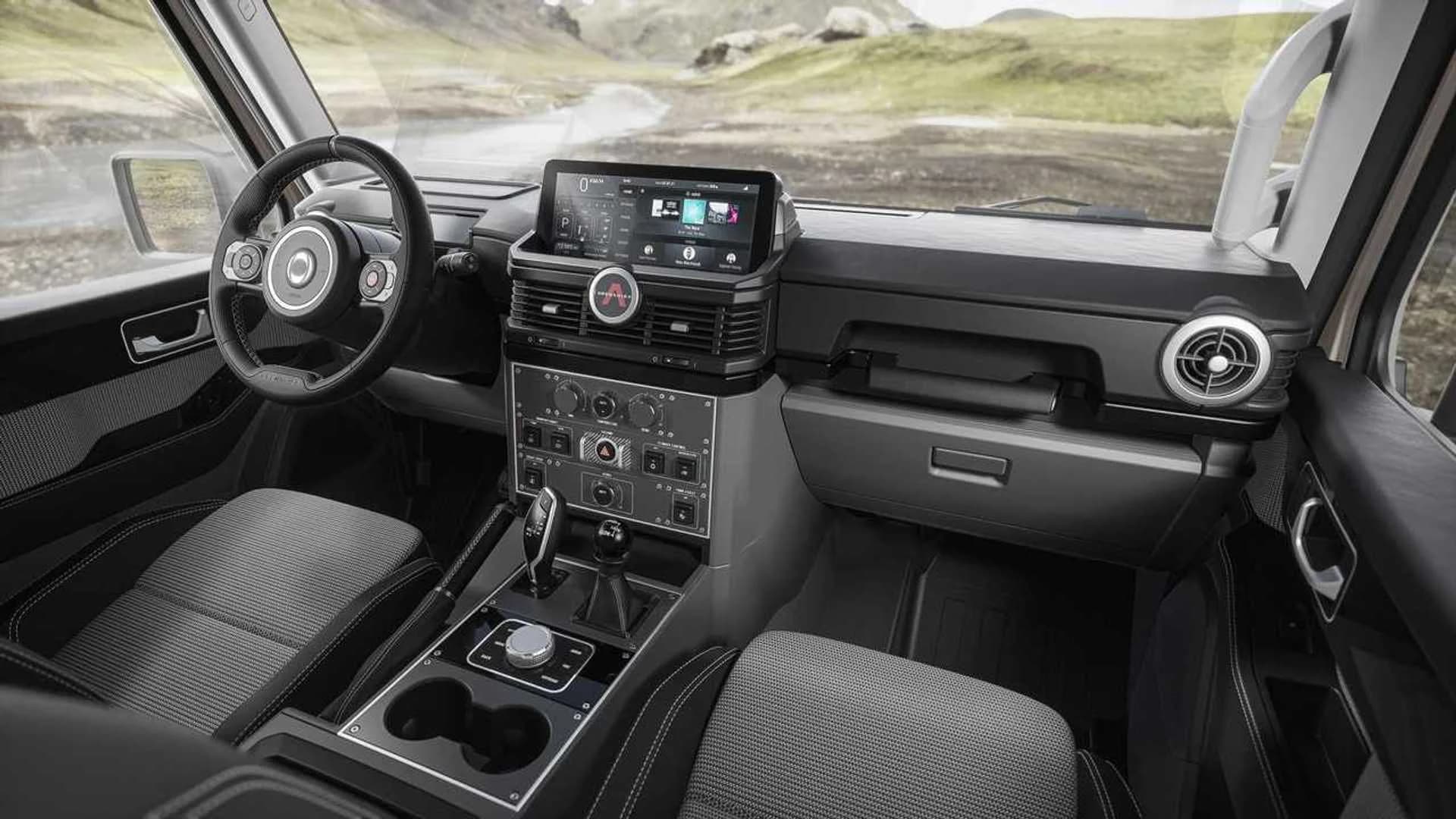 INEOS Grenadier en un trazado off-road