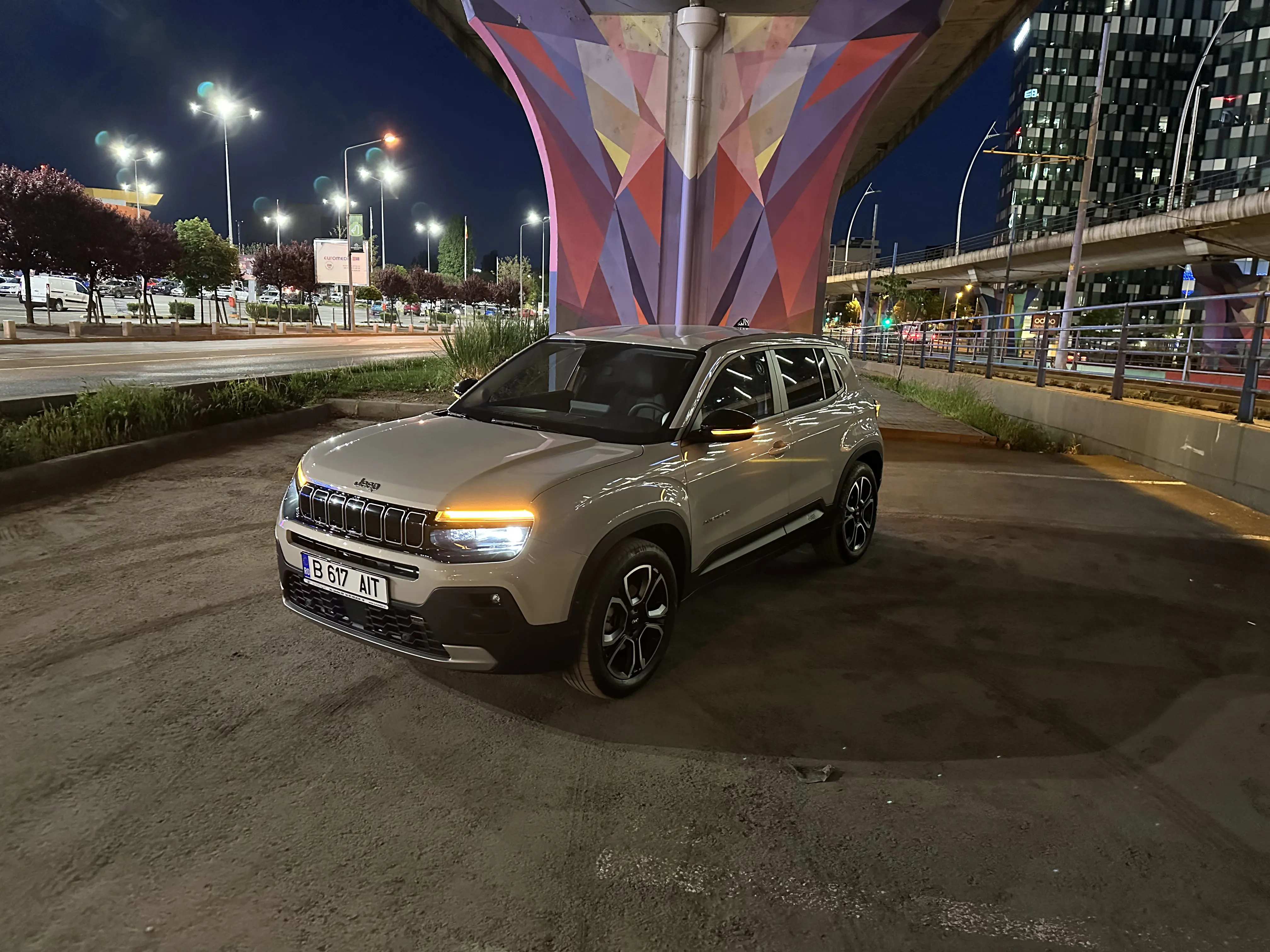 Jeep Avenger MHEV photographed from the front
