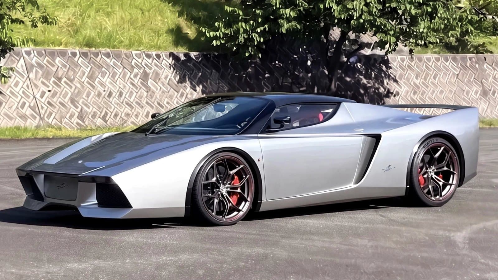Ken Okuyama Kode89, barchetta argintie cu V12 central