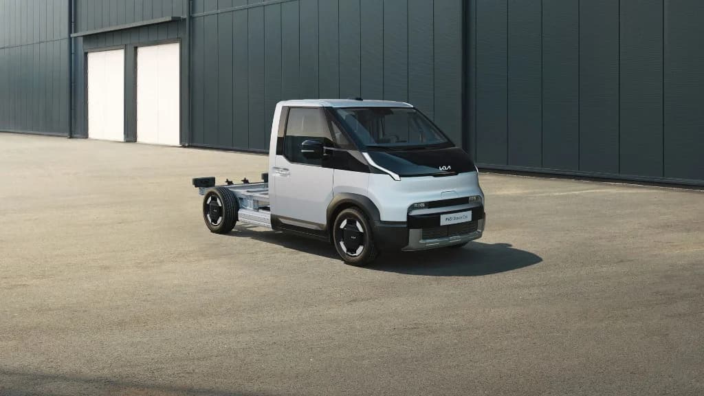 Kia PV5 Chassis Cab eléctrico con chasis trasero expuesto para carrocerías profesionales