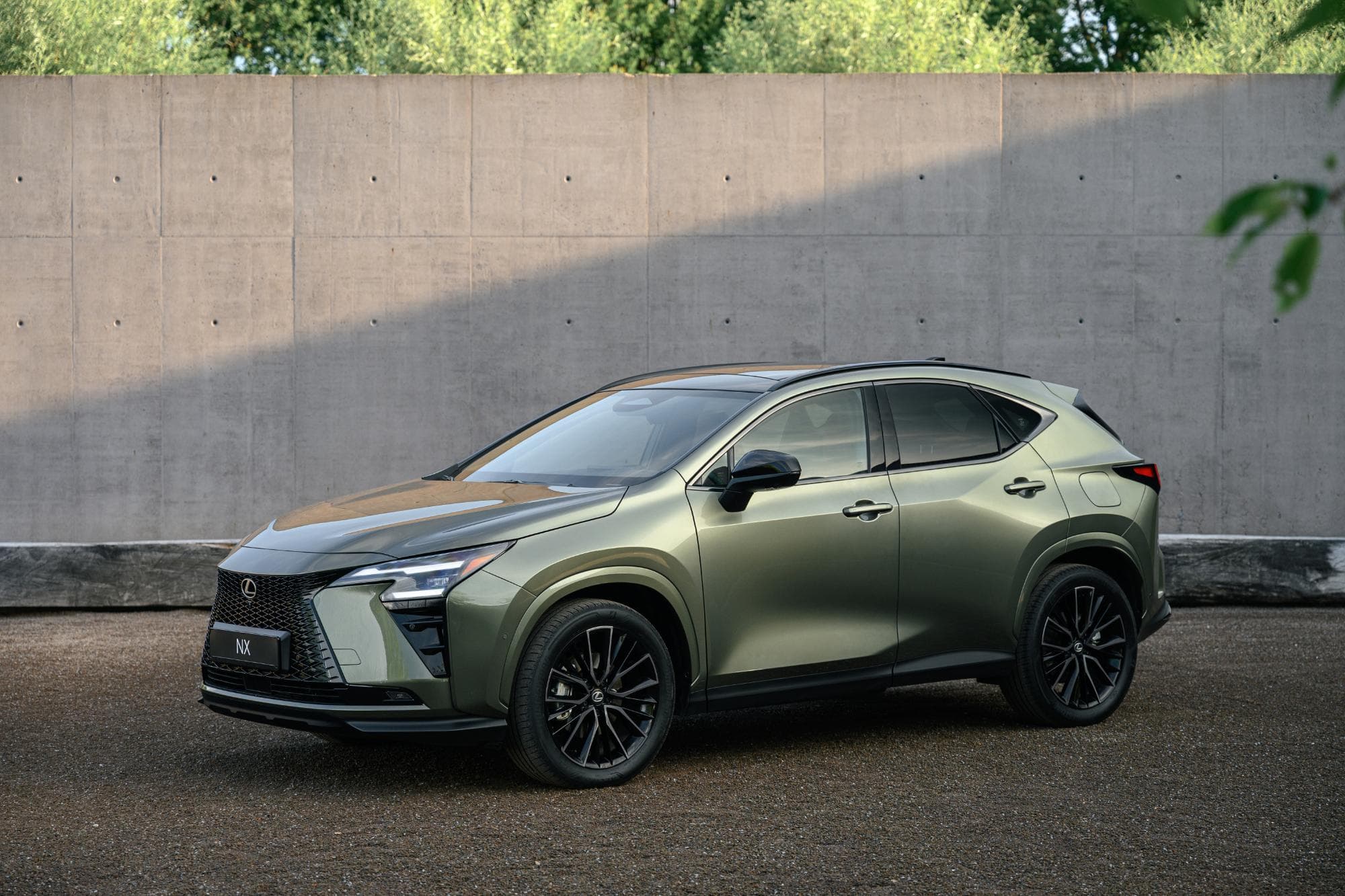 El nuevo Lexus NX 350h, fotografiado de frente