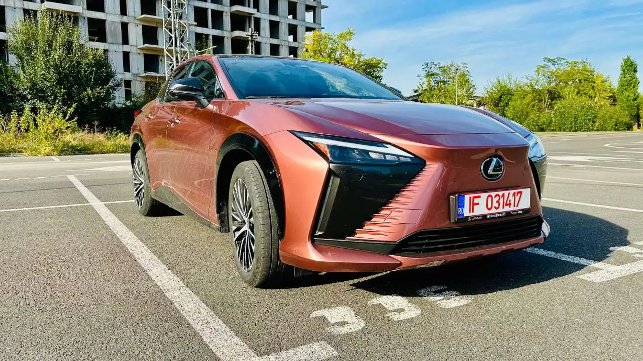 Lexus RZ 450e: crossover eléctrico de lujo con compromisos claros