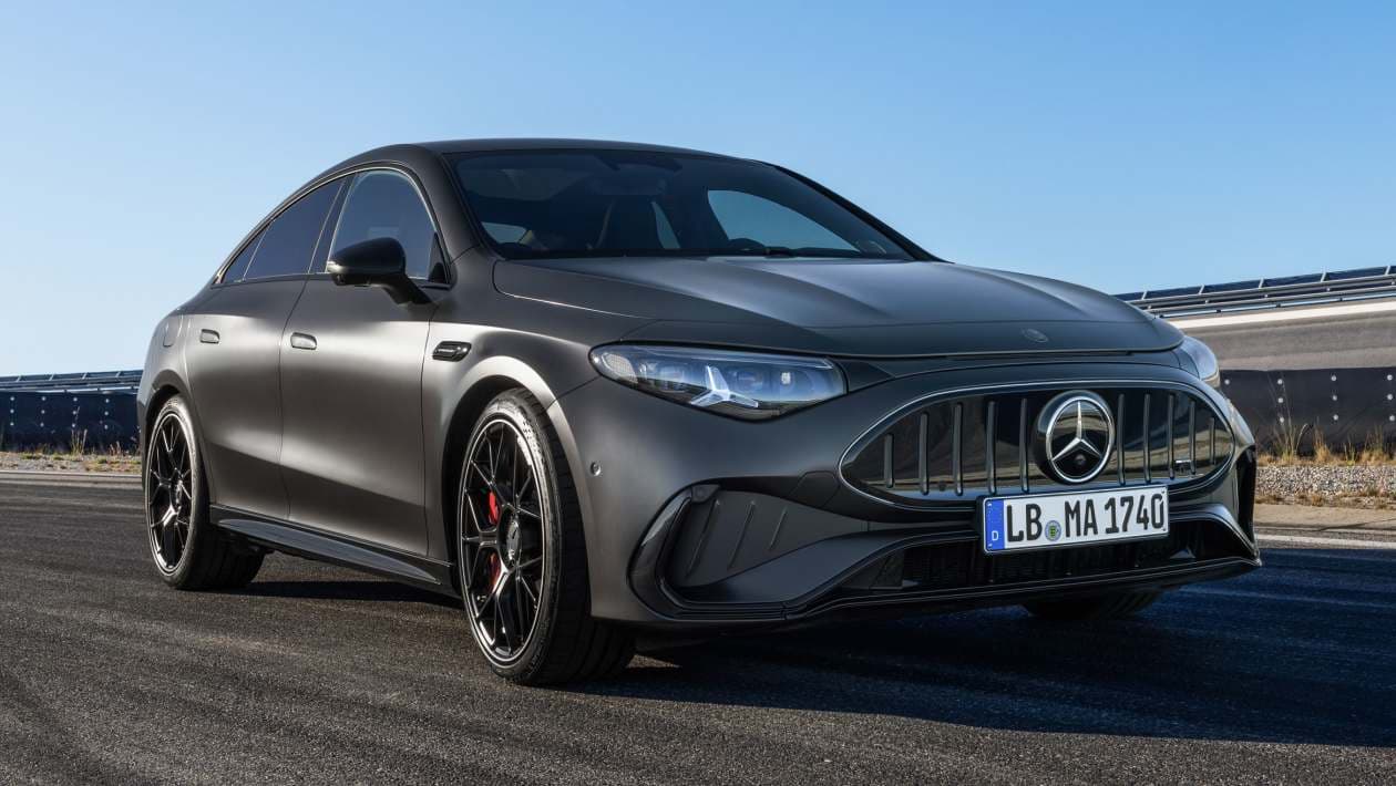 Mercedes-AMG CLA 45 eléctrico visto de frente