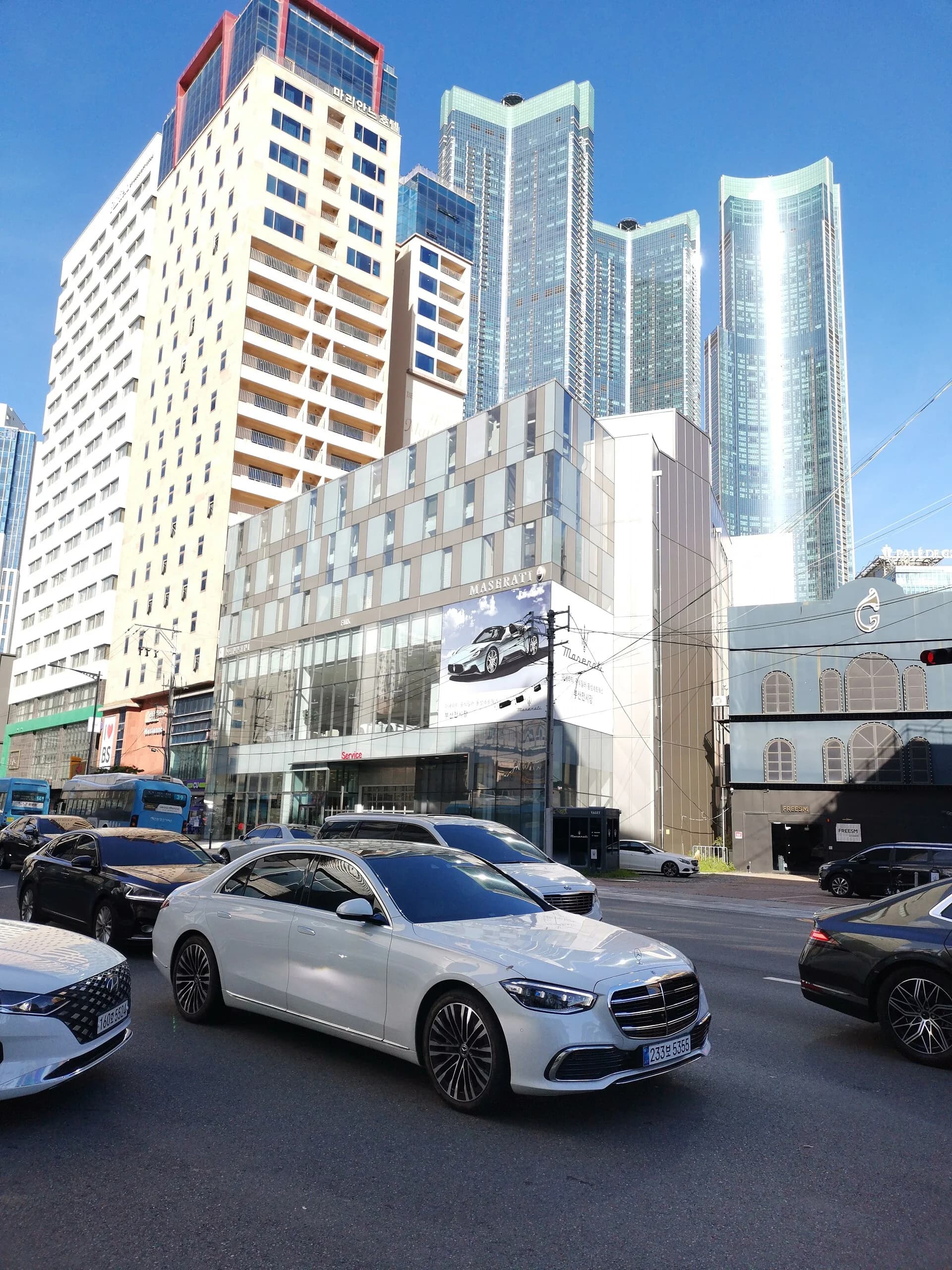 Mercedes-Benz S-Klasse W223 im Freien fotografiert