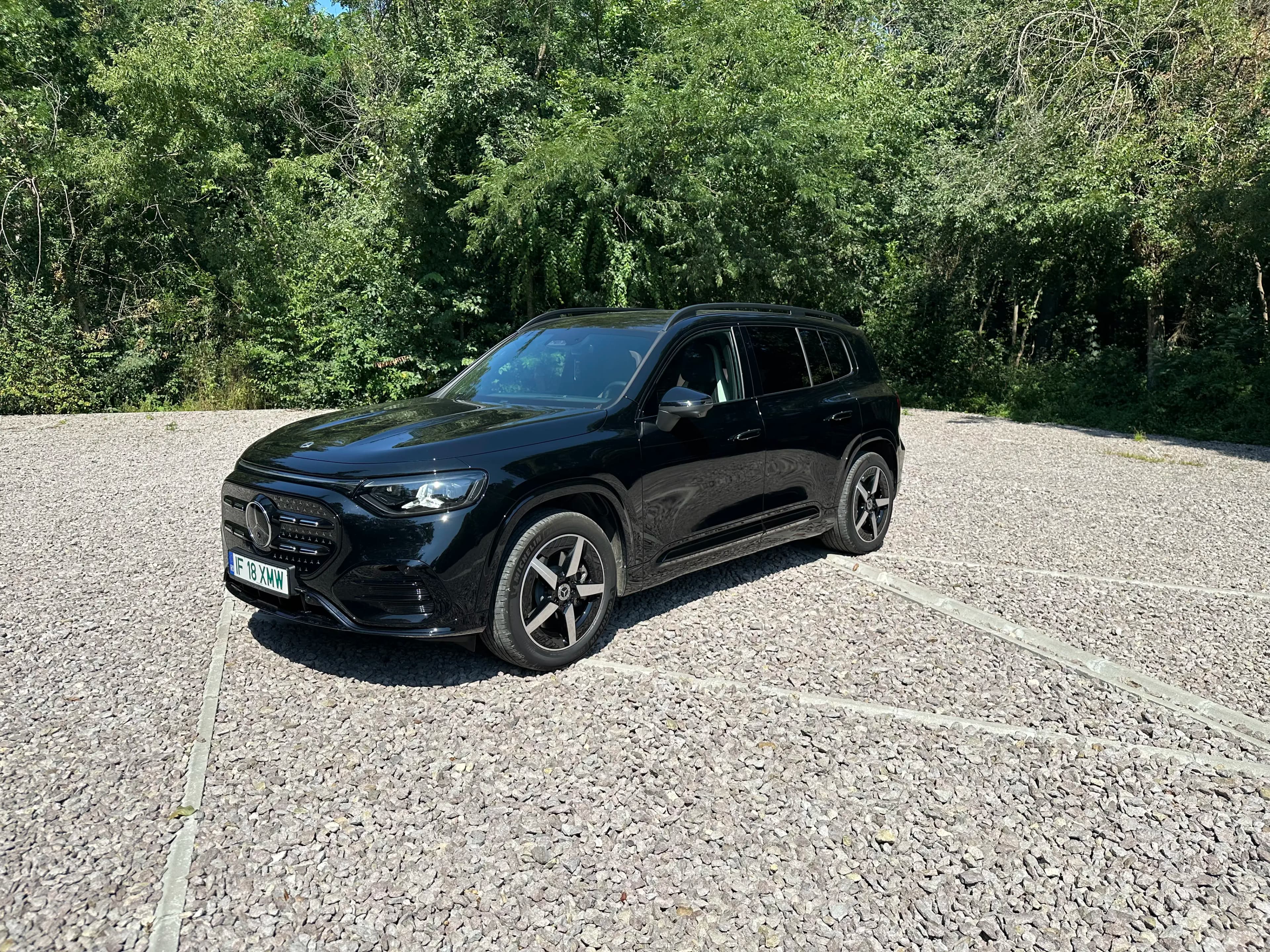 Test drive Mercedes-Benz GLB 350 4MATIC: 354 CP și 579 km autonomie