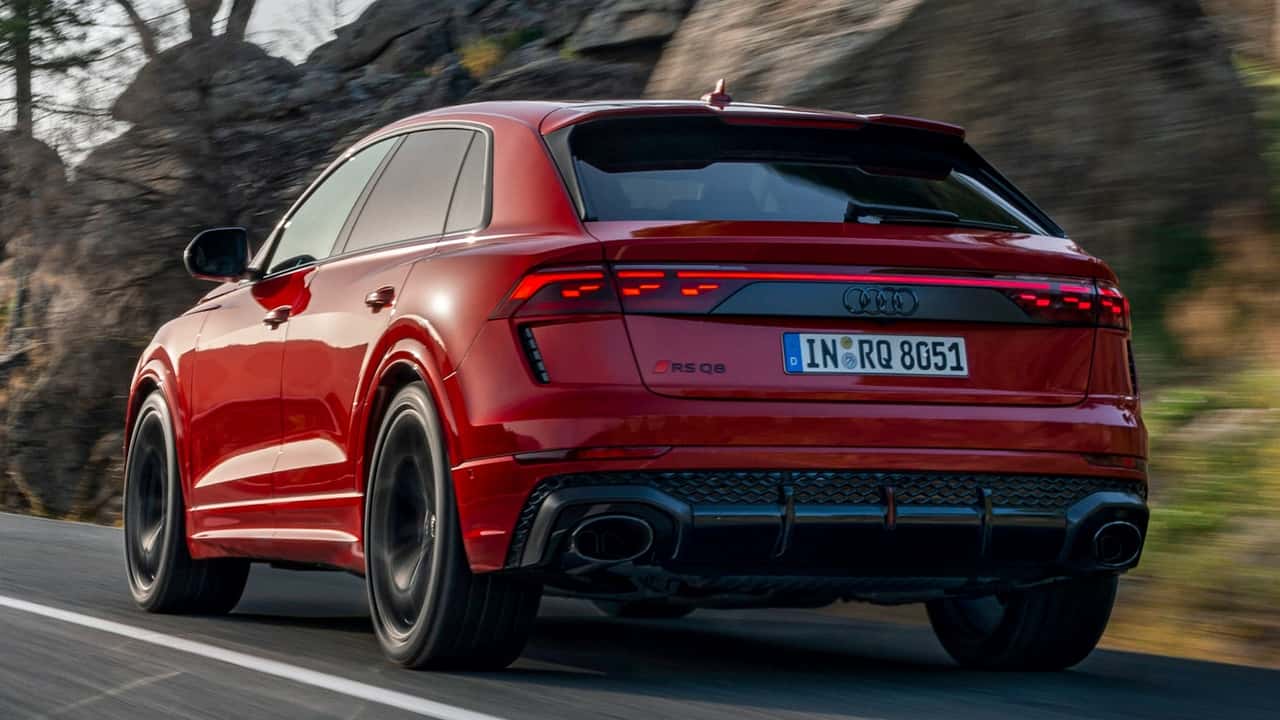 Actualul Audi RS Q8 Performance fotografiat în mers