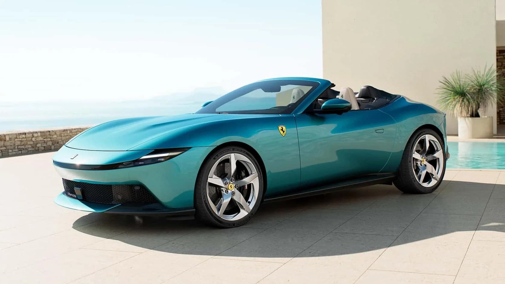 Noul Ferrari Amalfi Spider cu plafon textil și motor V8 de 631 CP, lansat oficial