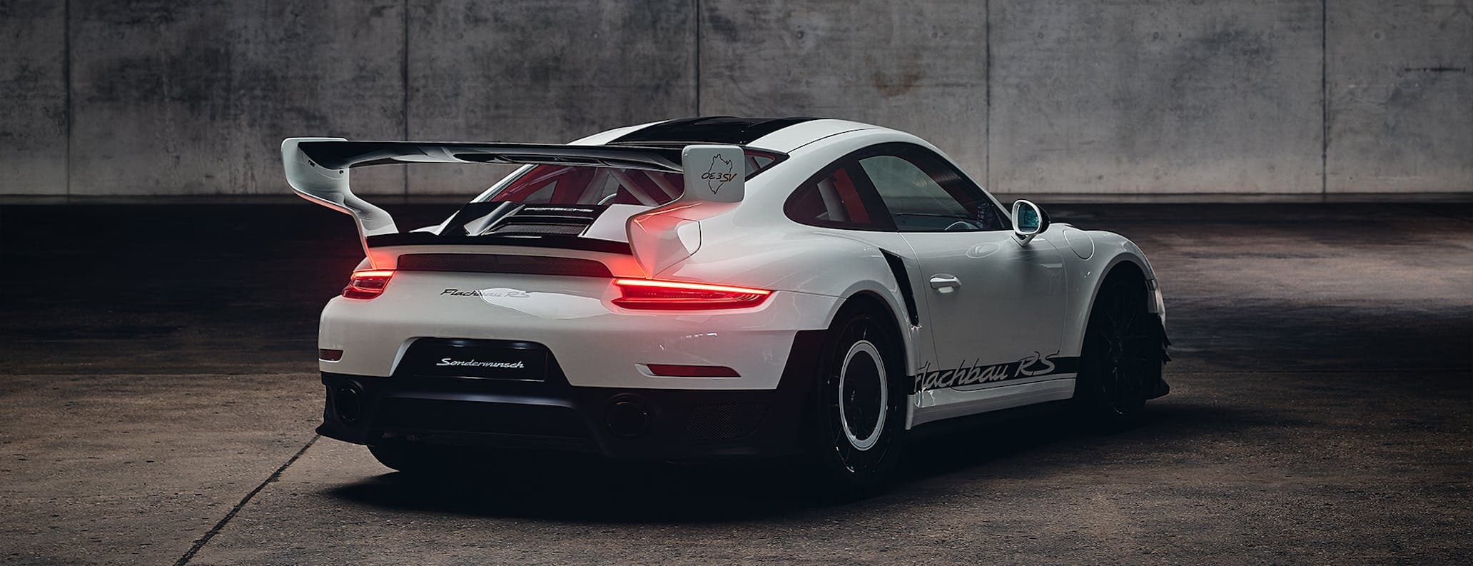 Porsche 911 Flachbau RS, fotografiado desde atrás