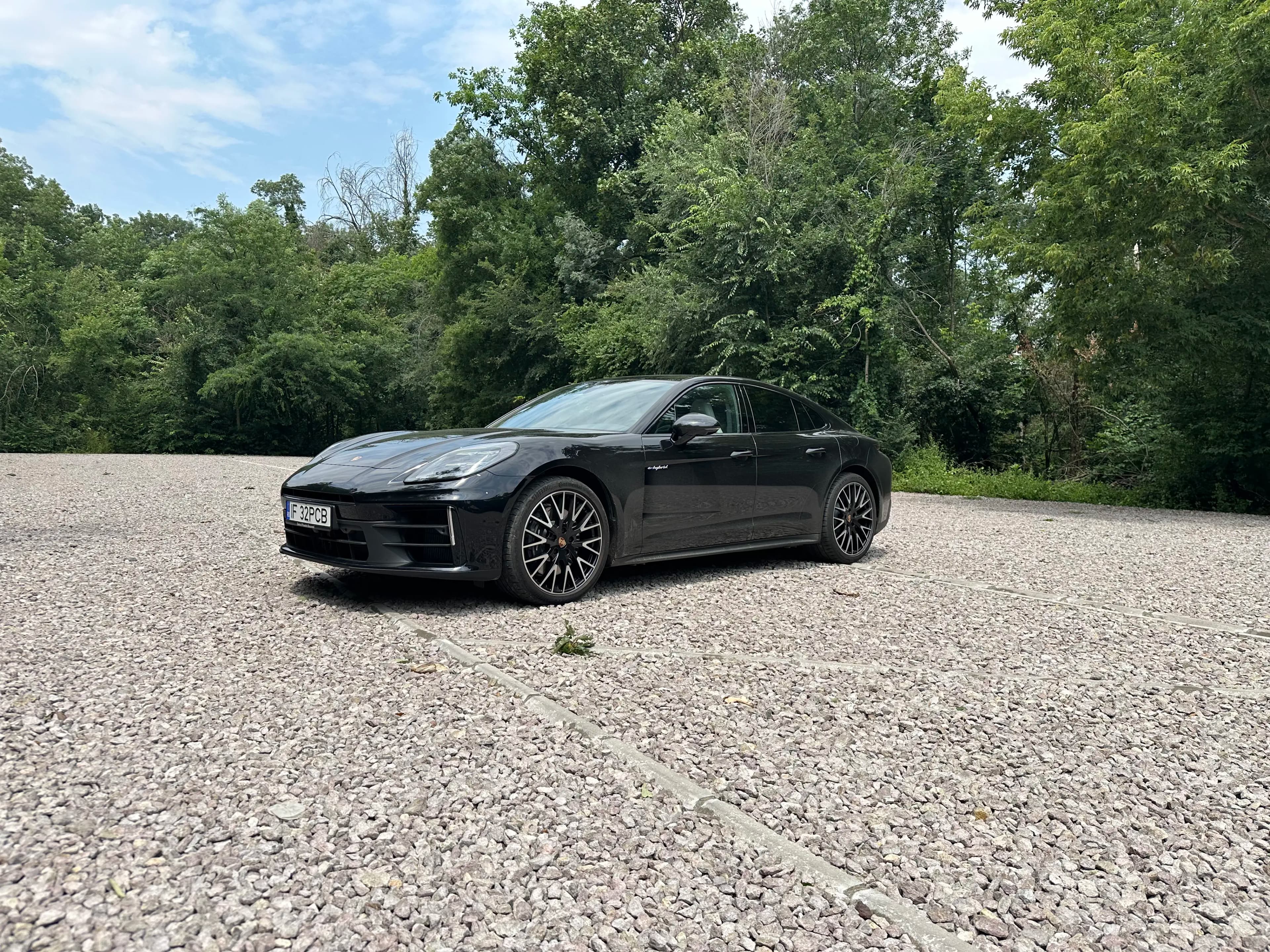 Porsche Panamera 4 E-Hybrid: review, preț și autonomie