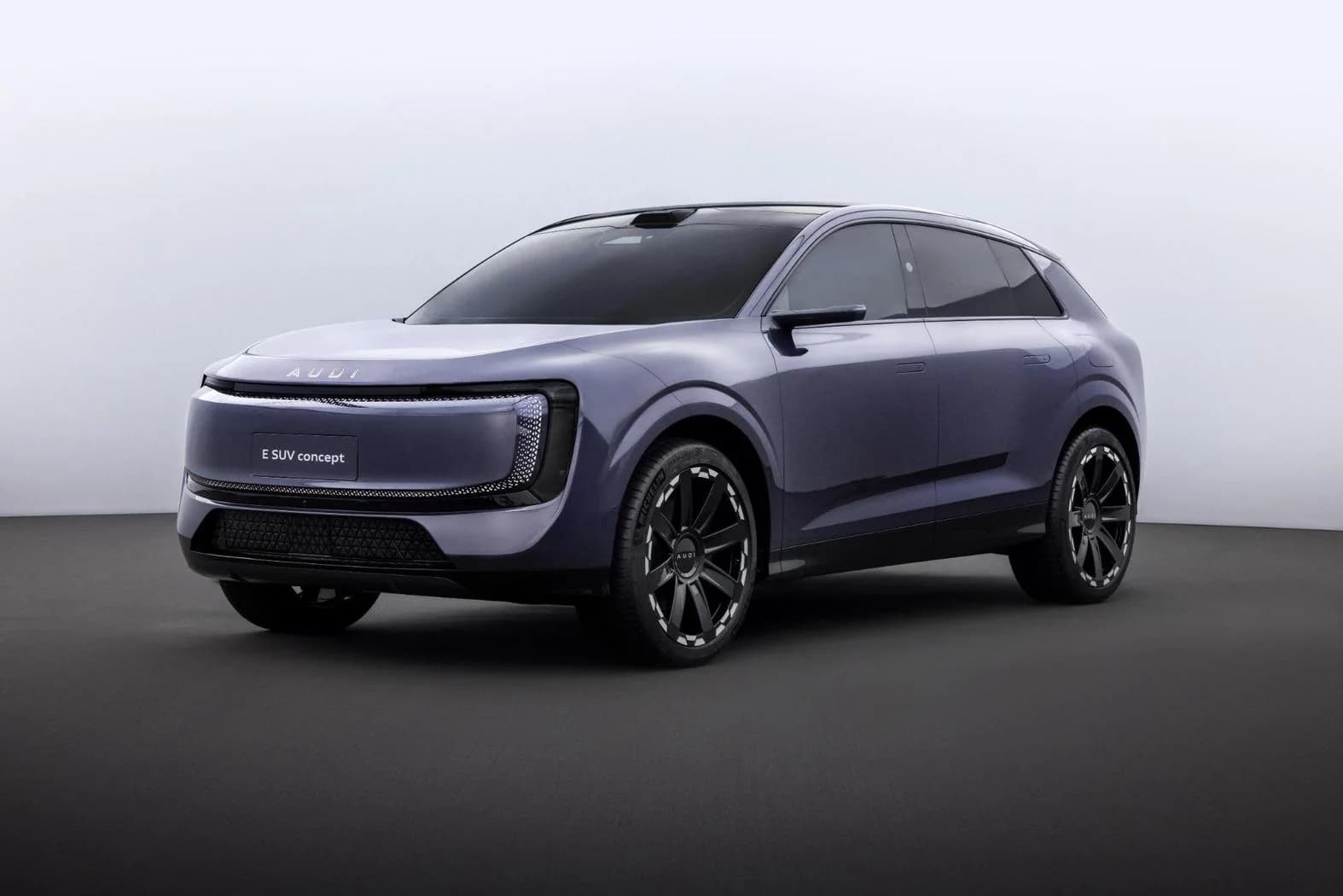 prezentarea noului model chinezesc de top