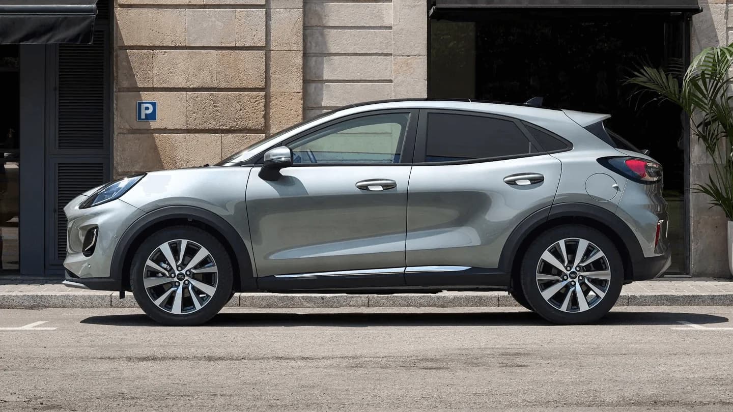 Ford Puma fotografata in vista anteriore a tre quarti