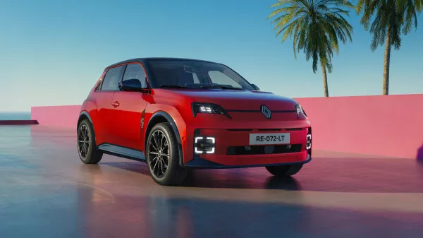 Renault 5 E-Tech eléctrico en el nuevo color Rojo Flamme