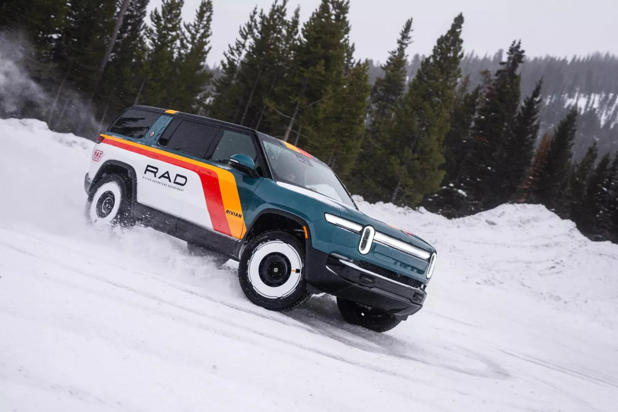 Rivian lansează oficial divizia de performanță RAD în România