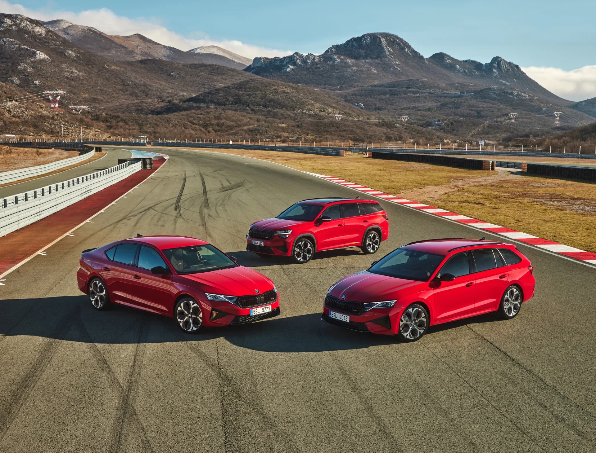 Photographie officielle des Škoda Octavia RS et Kodiaq RS