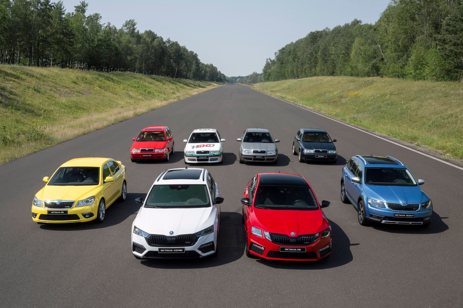 Varias generaciones y versiones del Škoda Octavia reunidas para el 30.º aniversario