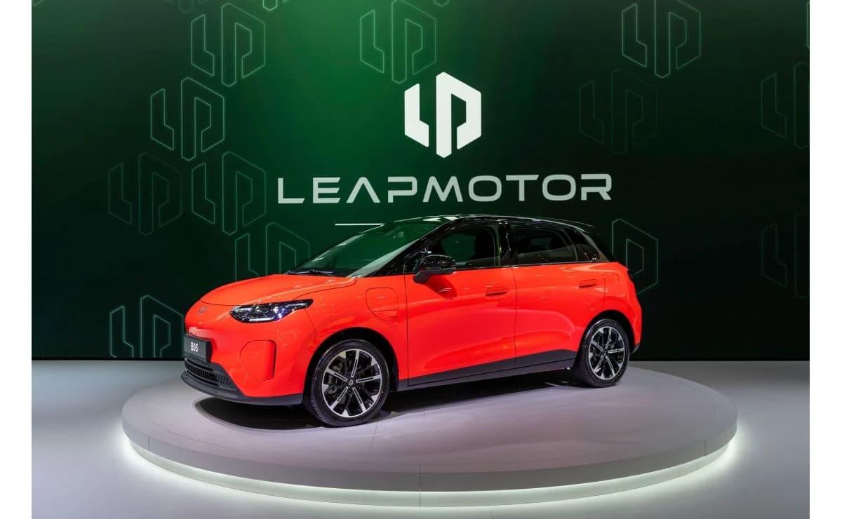Leapmotor B10 prezentat într-un comunicat oficial Stellantis Media despre producția europeană