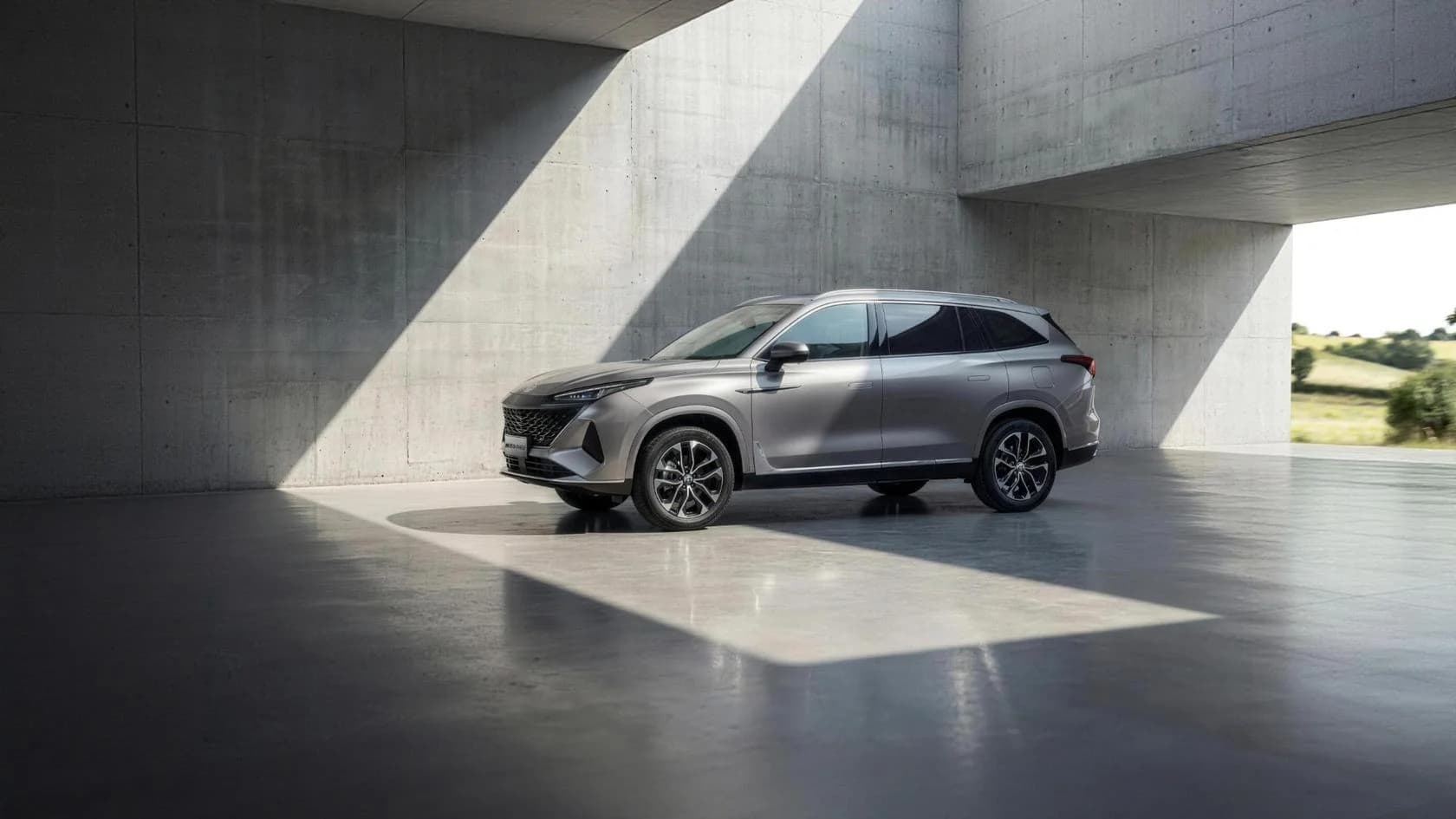 SUV cu 7 locuri și motorizare PHEV prezentat oficial