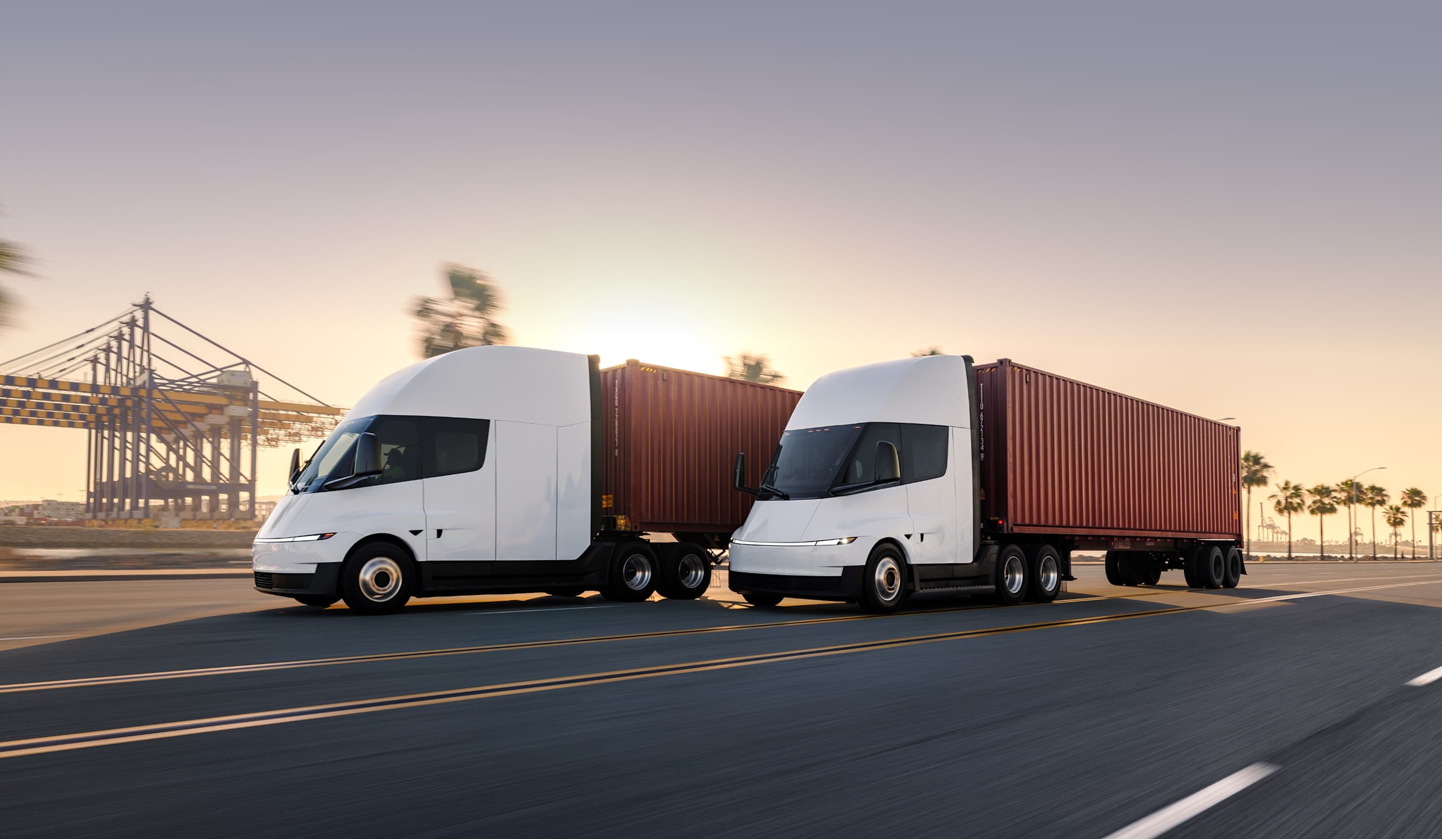 Tesla Semi, cabeza tractora eléctrica fotografiada por el constructor