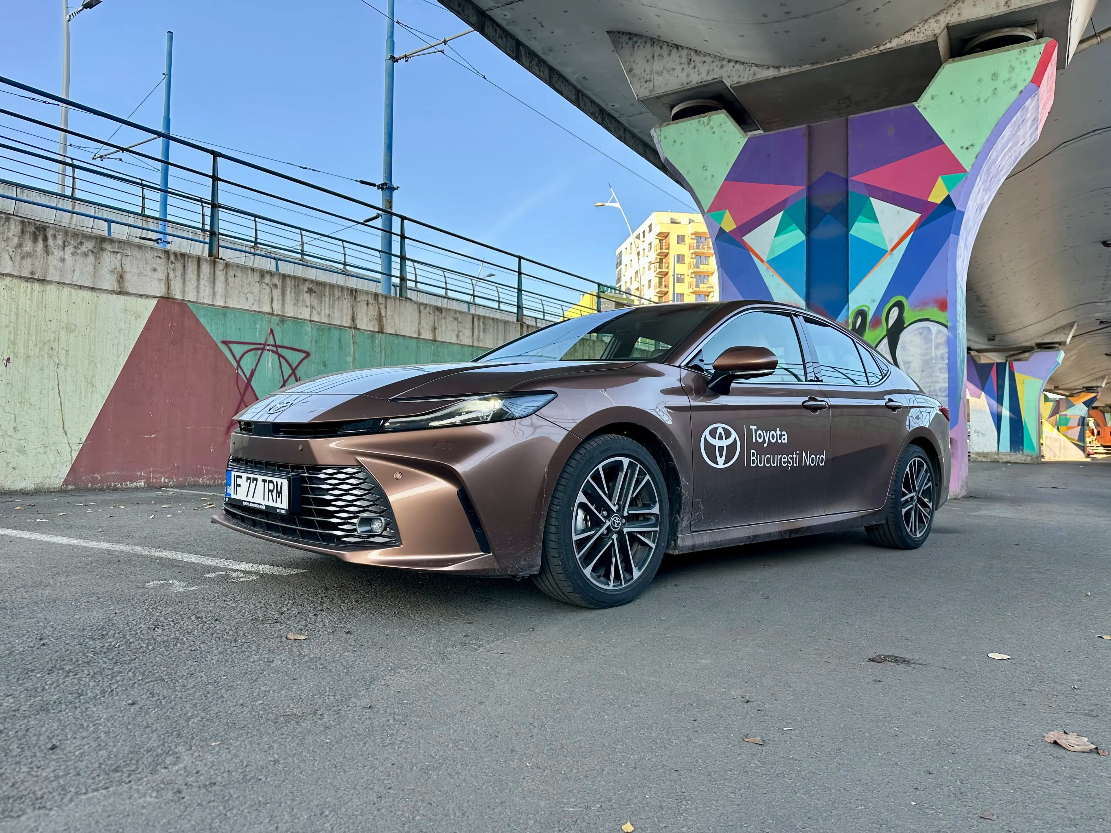 Prueba Toyota Camry Hybrid 2024: refinamiento en un paquete completo