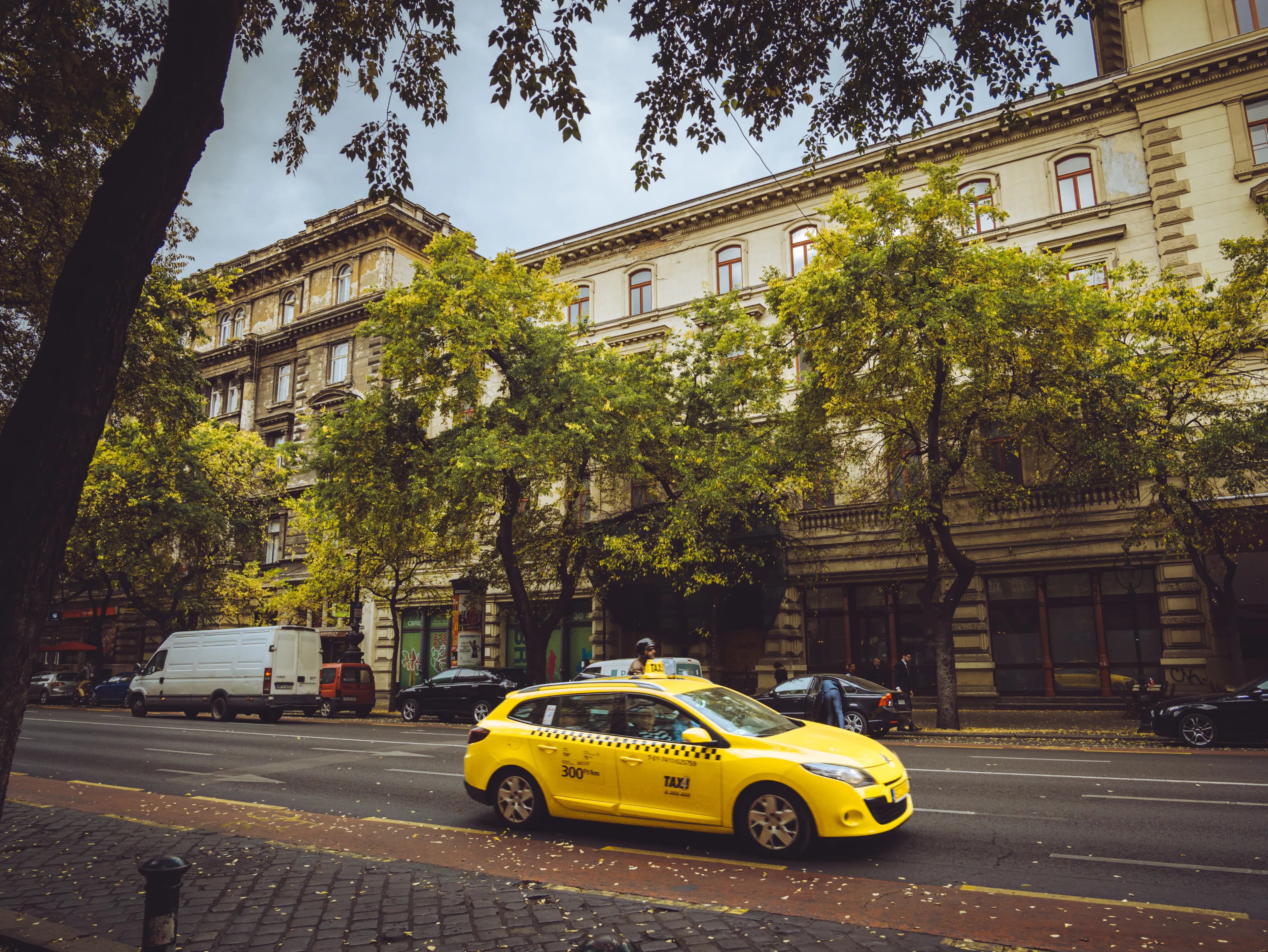 SUA majorează taxele vamale la 25% pentru autoturismele importate din Uniunea Europeană