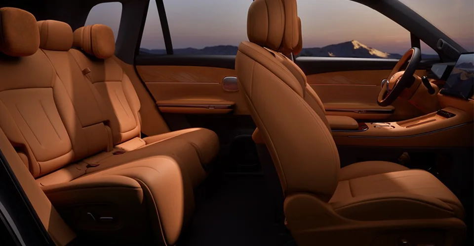 Aion GS7 PHEV interior