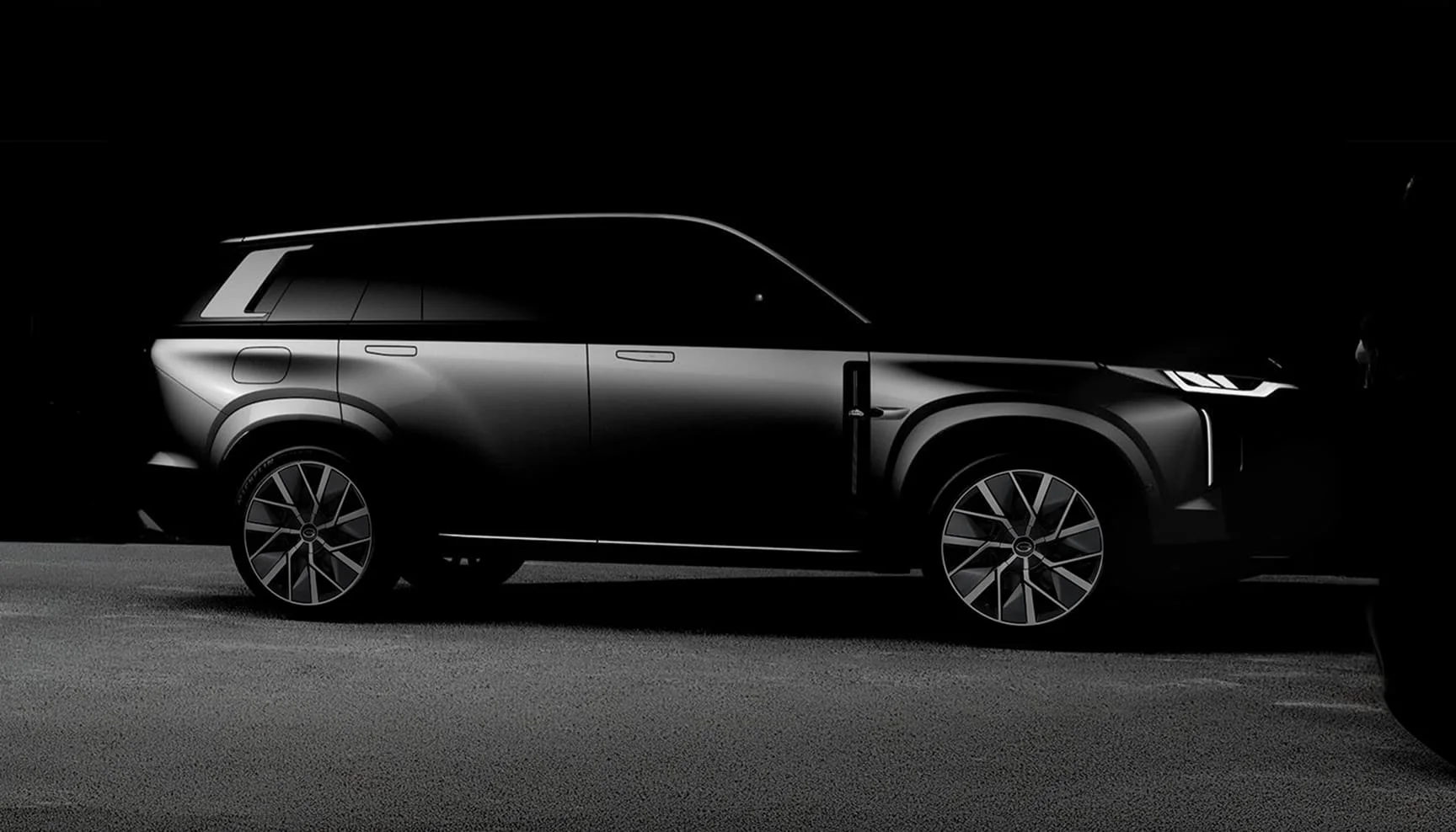 Aion GS7 PHEV side view