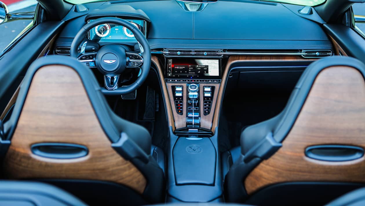 Spătare din lemn în Aston Martin Heritage Edition