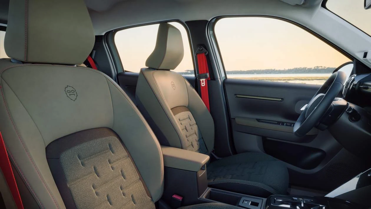 Sedili anteriori di un modello Citroën OUTDOOR