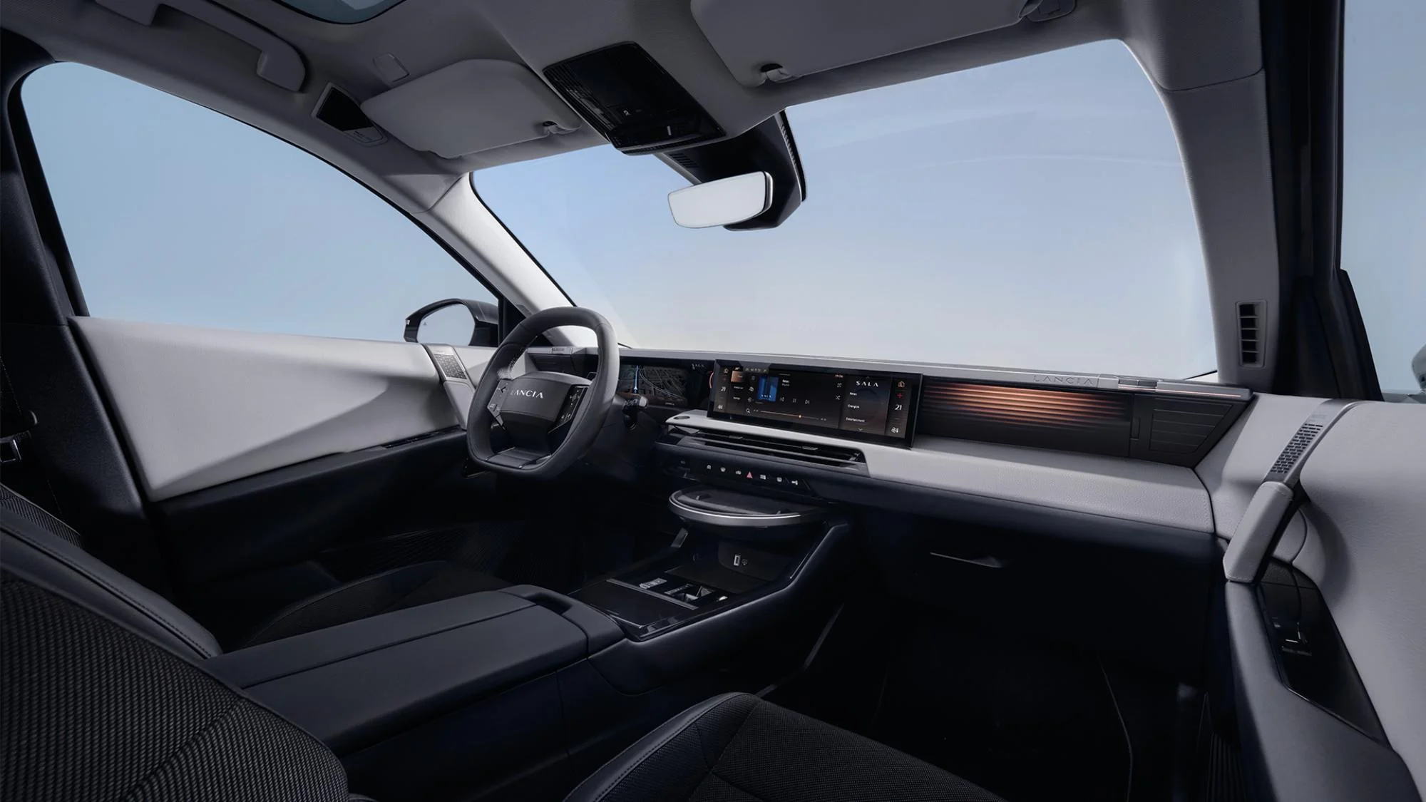 crossover coupe disponibil în trei versiuni electrice