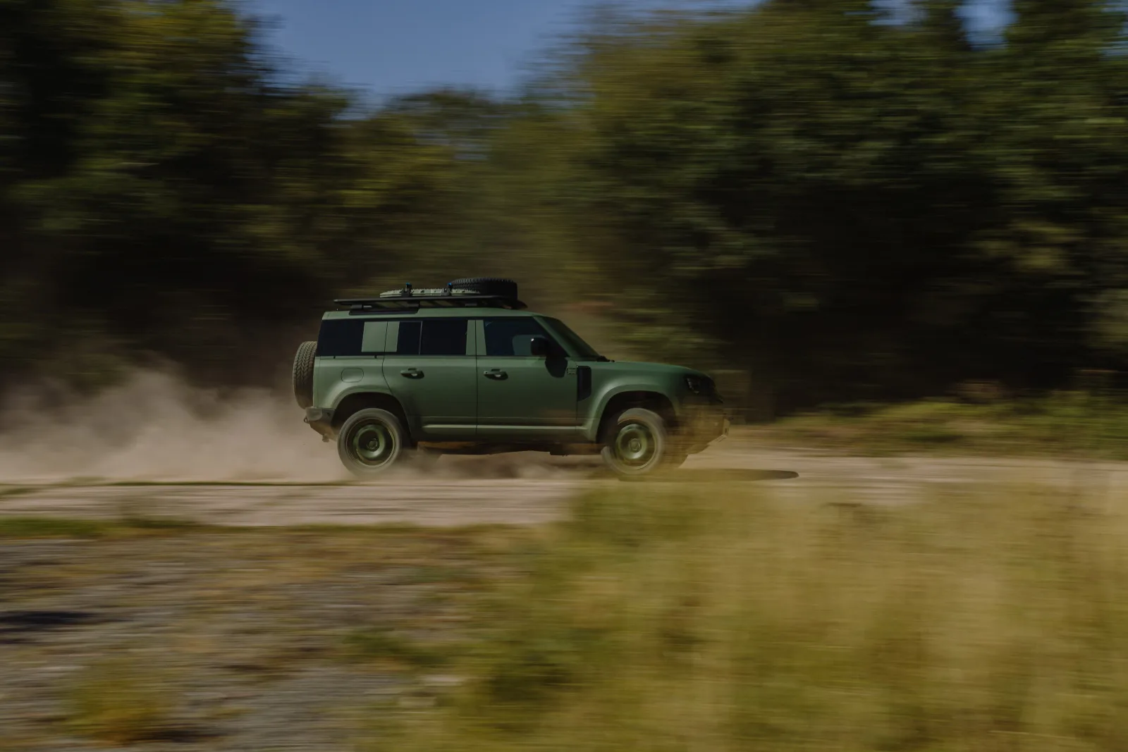 Defender Wolf Series II fotografiado durante el programa de desarrollo
