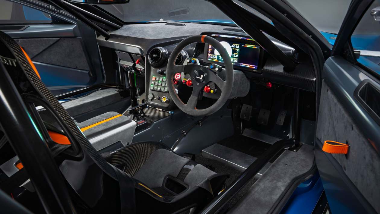 Interior de circuito del Jensen Interceptor GTX