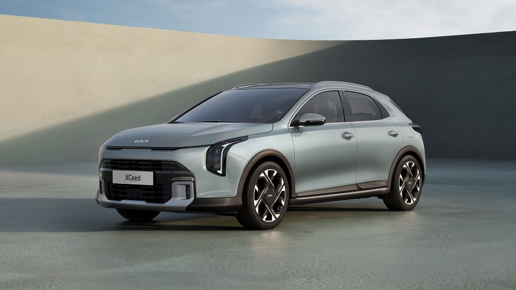 Kia XCeed — vedere față laterală (imagine principală)
