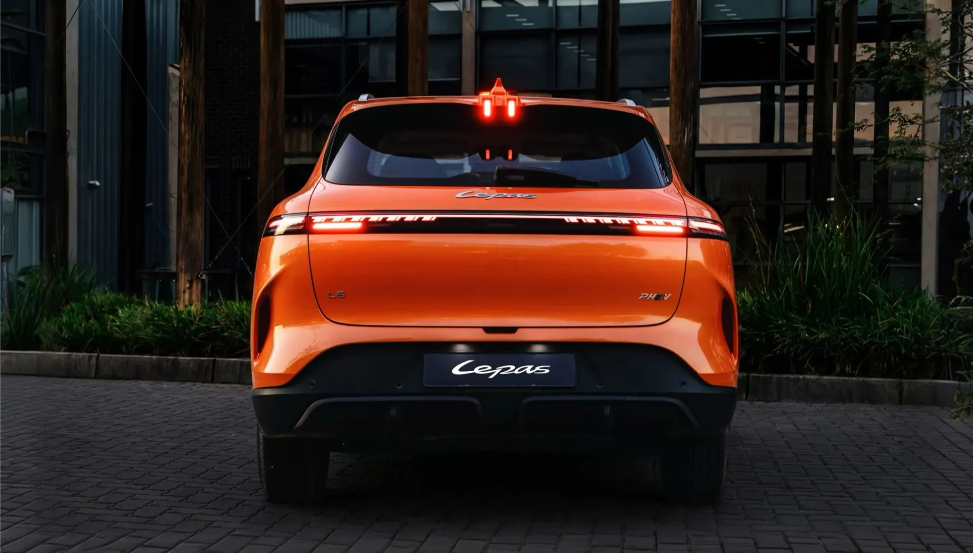 The rear of the LEPAS L6 PHEV