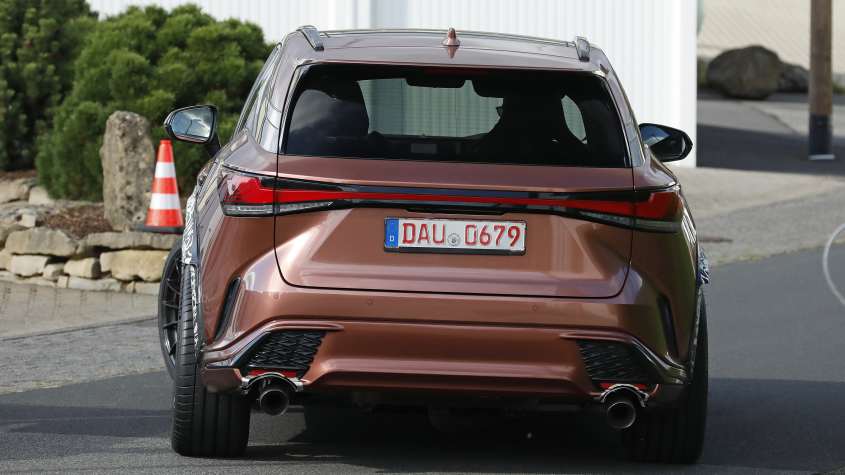 Parte trasera del prototipo Lexus RX de prestaciones
