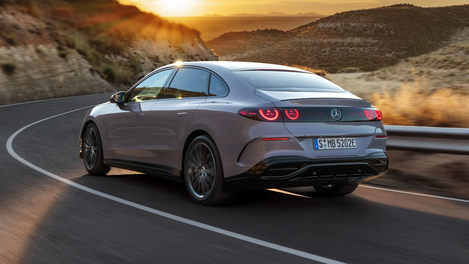 Mercedes-Benz Clasa C Electric 2026 spate