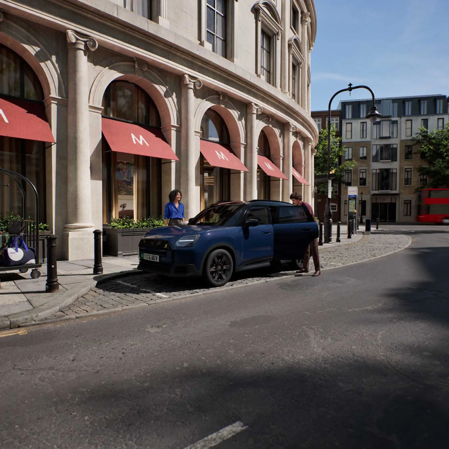 MINI Countryman SE Midnight Edition in città