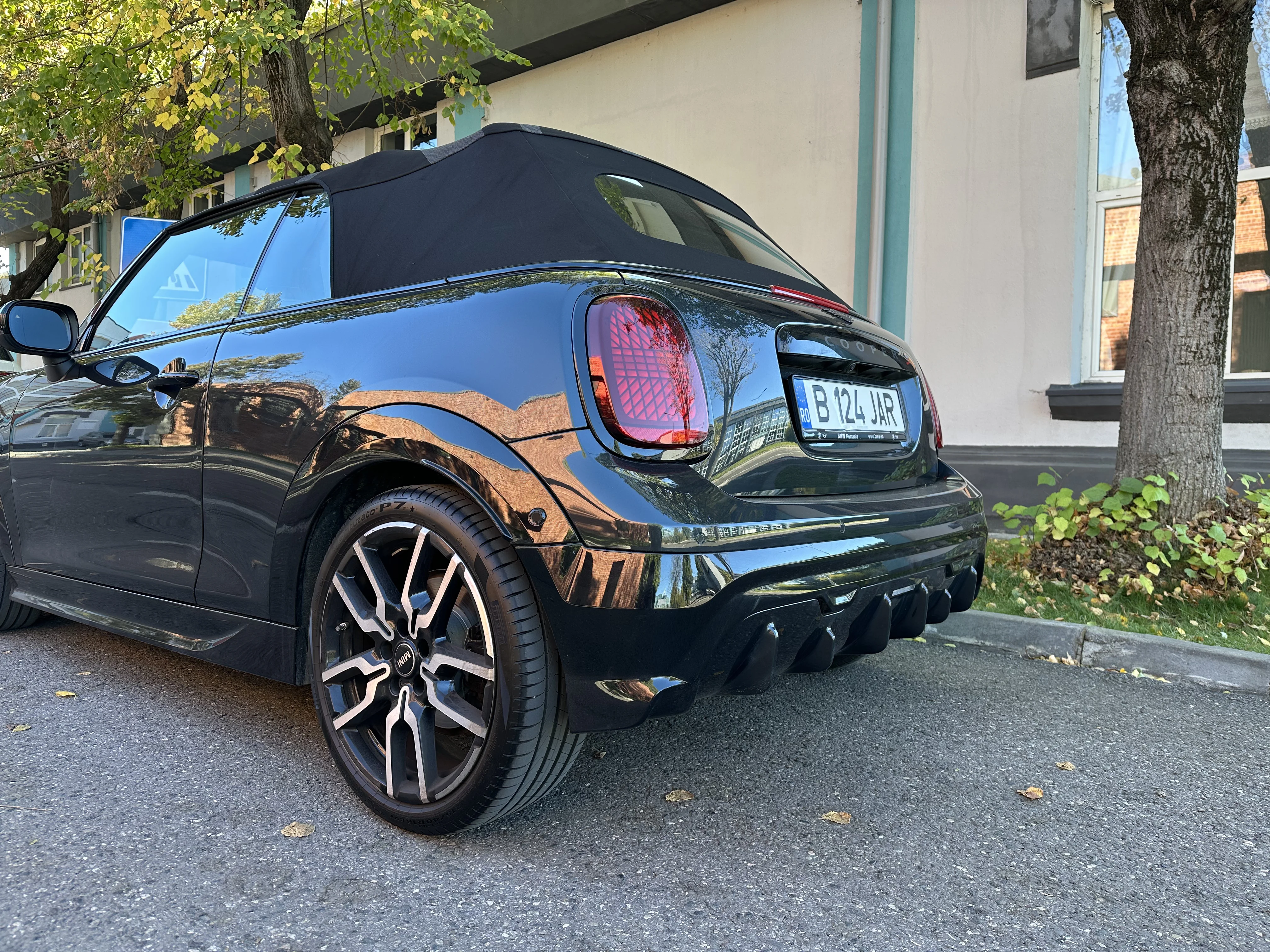 Mini Cooper Cabrio 2025 rear