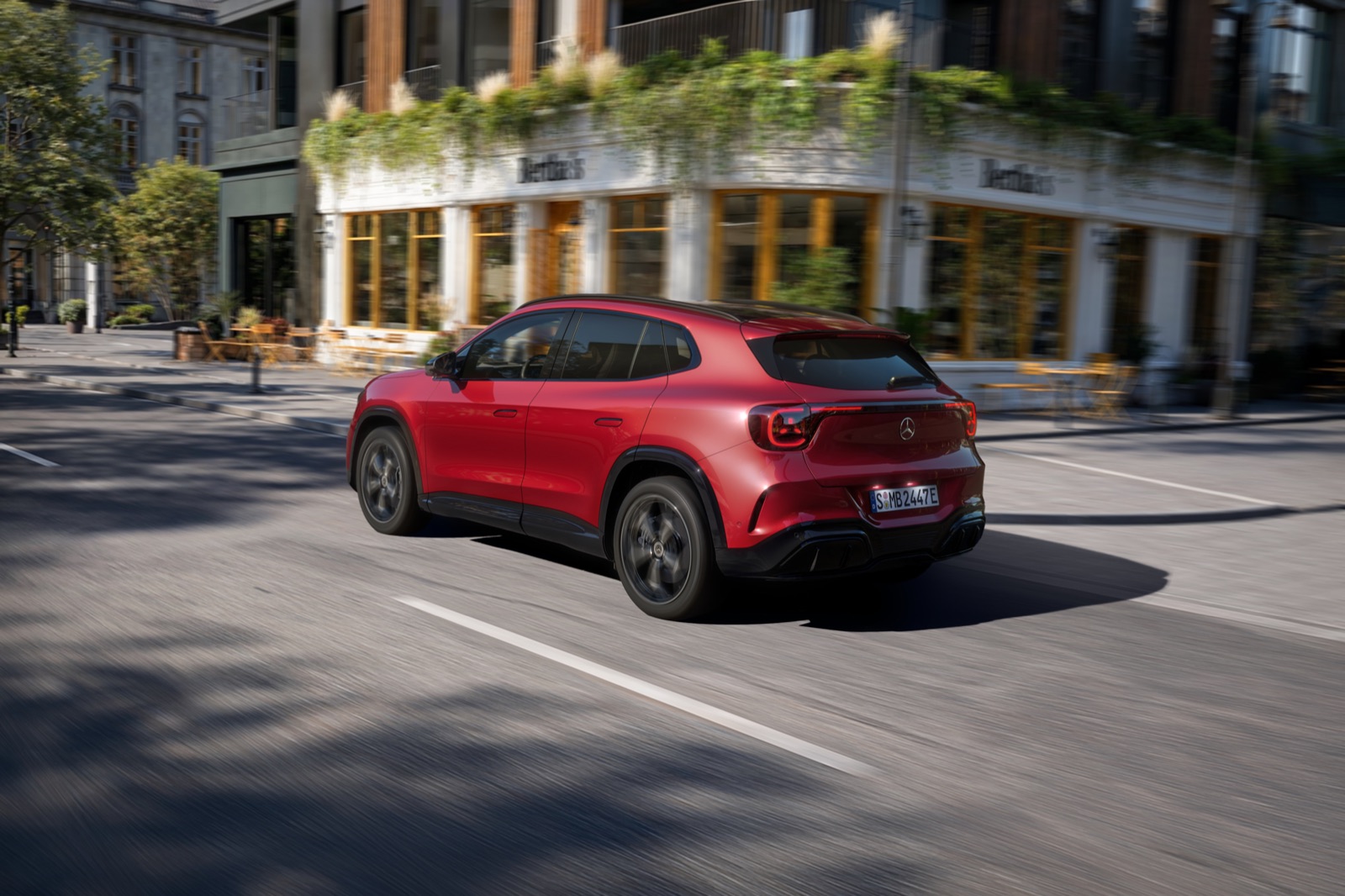 Noul Mercedes-Benz GLA electric văzut din spate