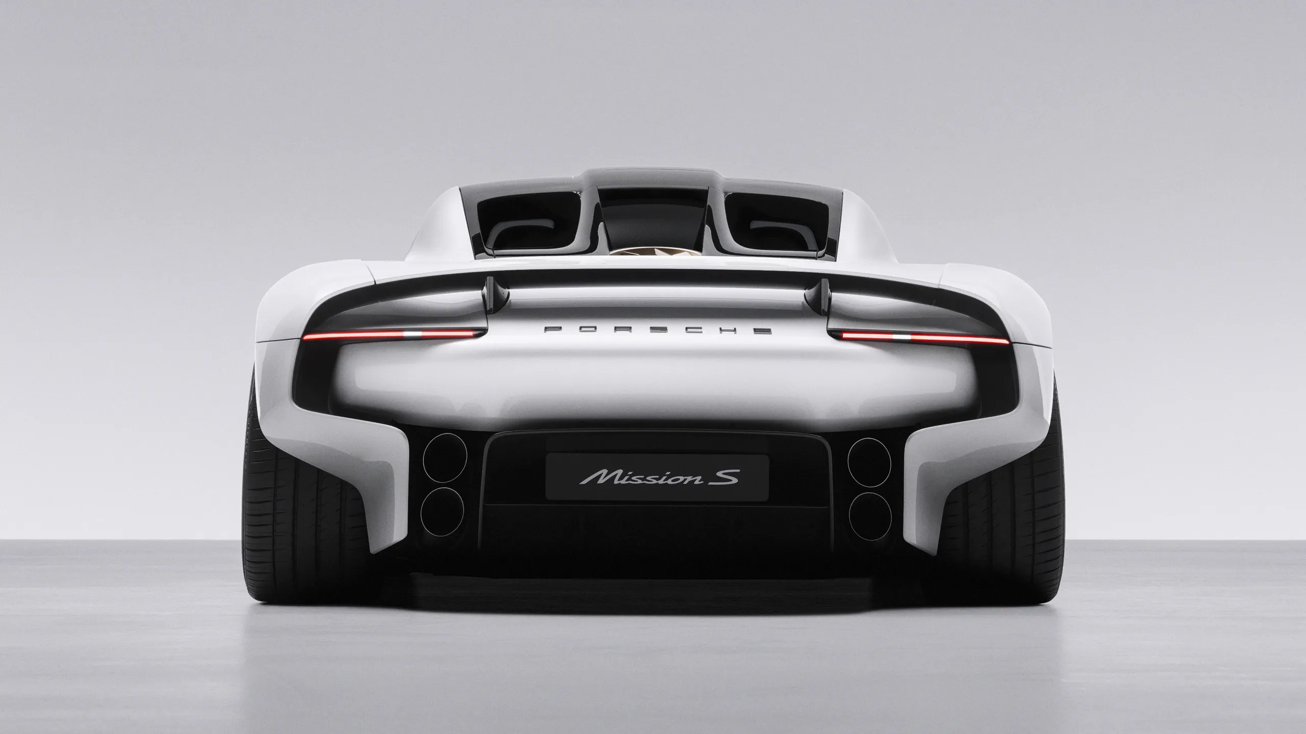 Seitenansicht des Porsche Mission S