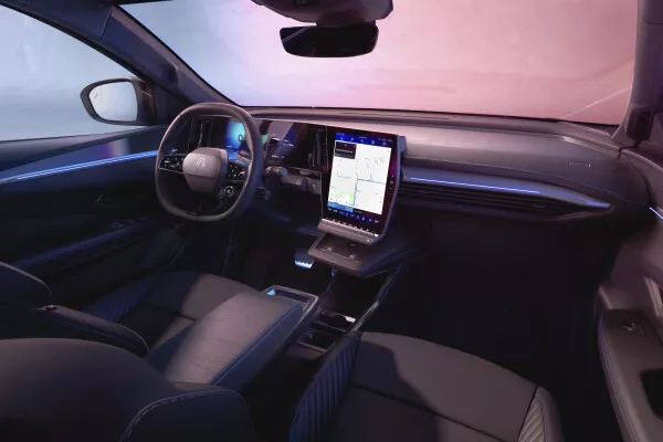 Renault Scenic E-Tech Electric fotografiado desde atrás